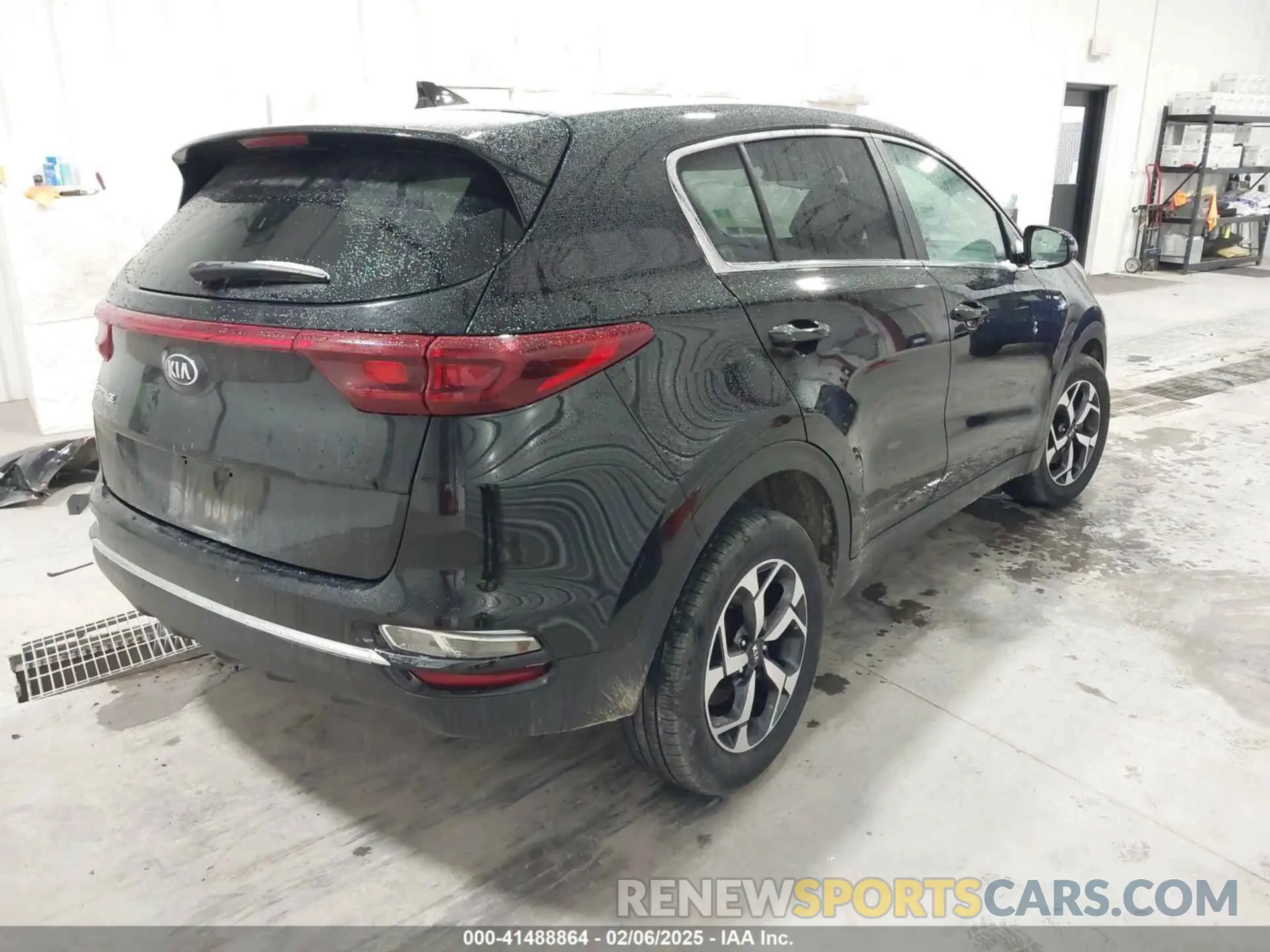 4 Photograph of a damaged car KNDPMCAC0M7895368 KIA SPORTAGE 2021