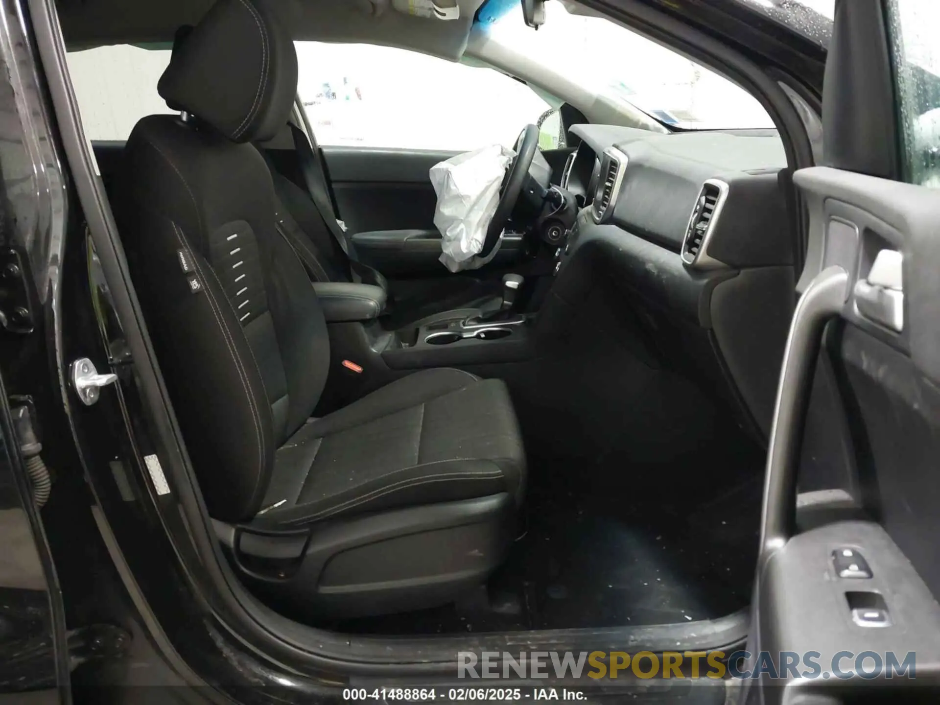 5 Photograph of a damaged car KNDPMCAC0M7895368 KIA SPORTAGE 2021