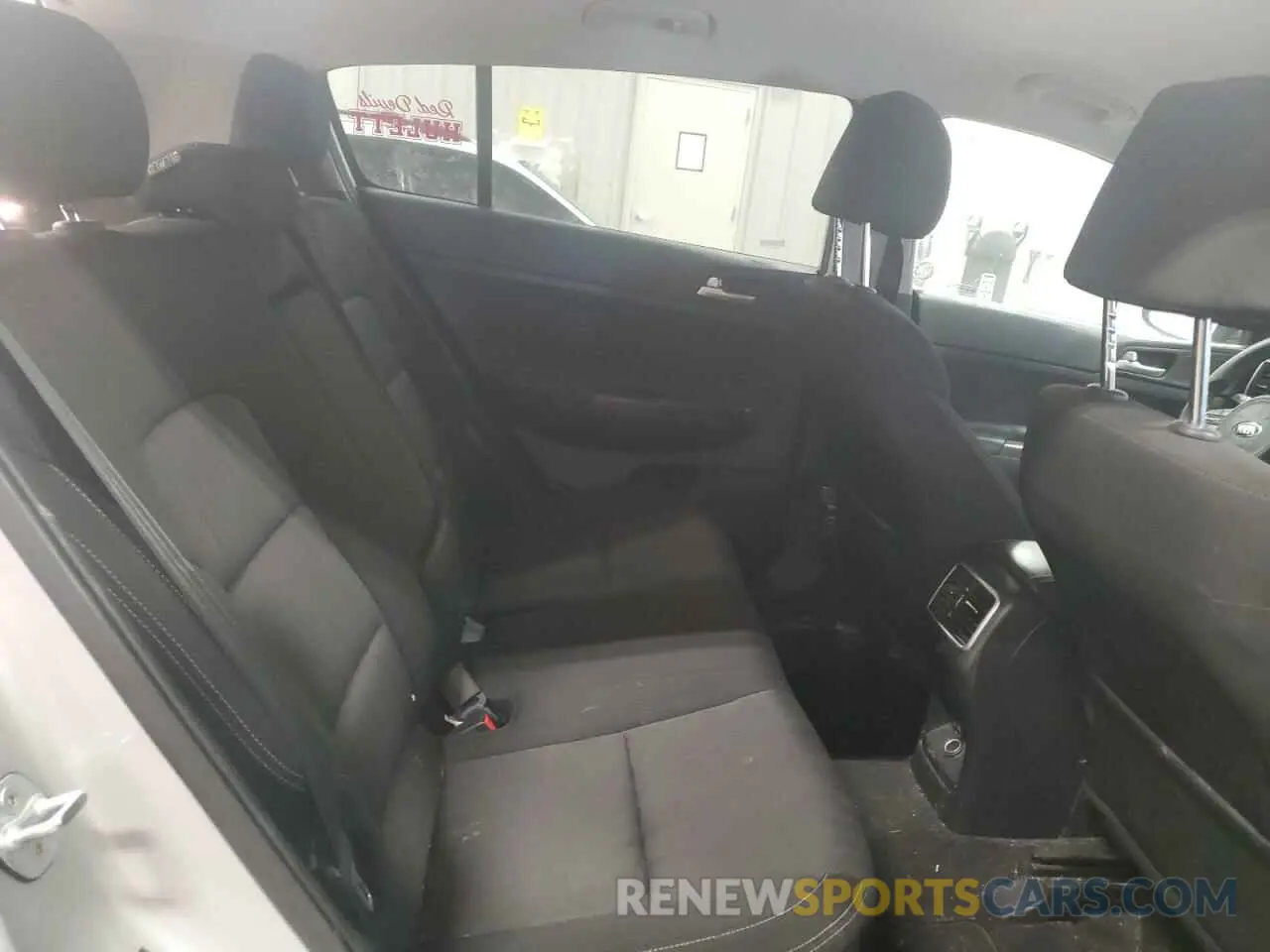 11 Photograph of a damaged car KNDPMCAC0M7900701 KIA SPORTAGE 2021