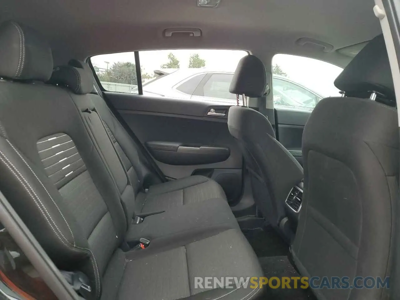 11 Photograph of a damaged car KNDPMCAC0M7909785 KIA SPORTAGE 2021