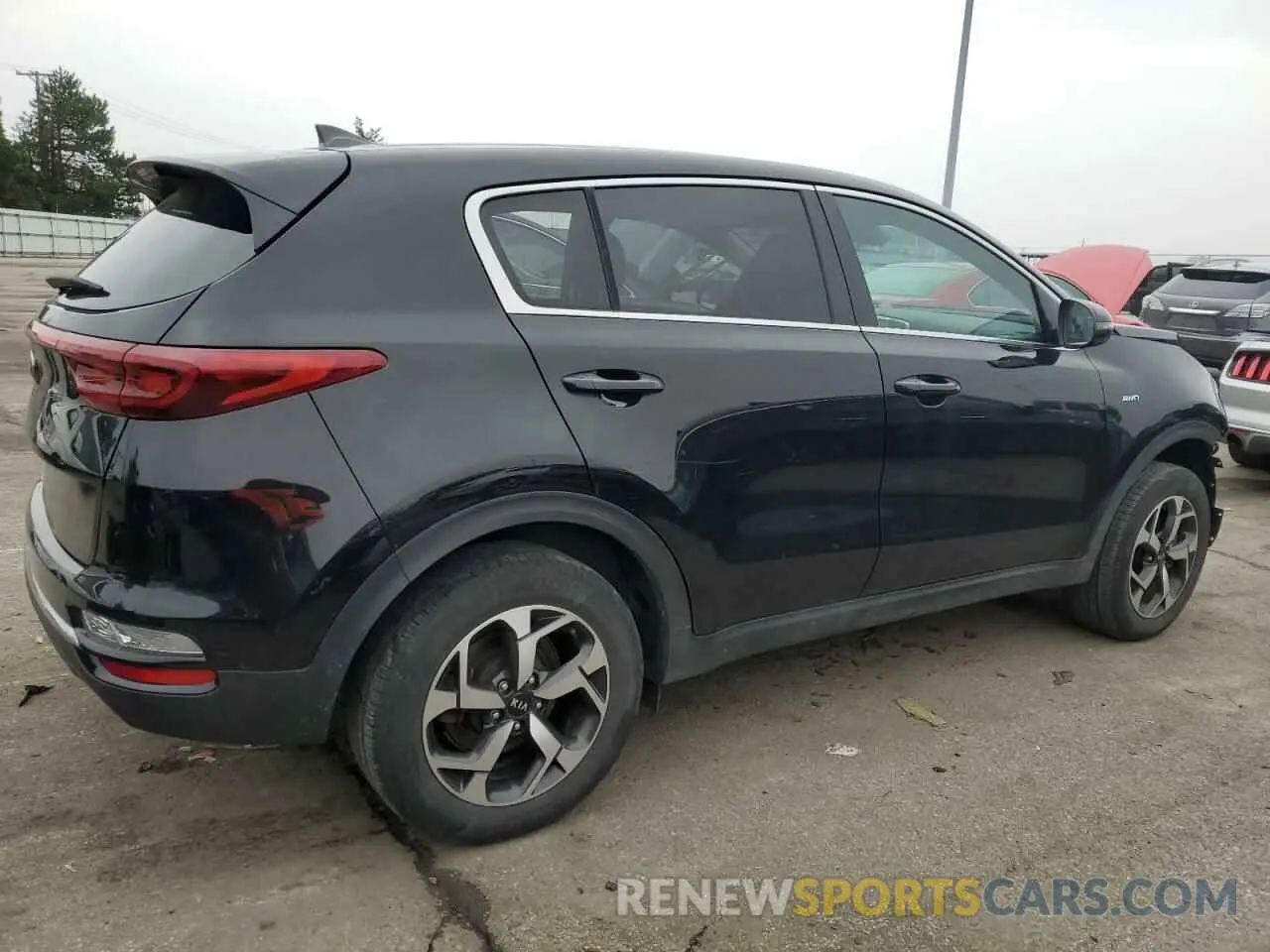 3 Photograph of a damaged car KNDPMCAC0M7909785 KIA SPORTAGE 2021