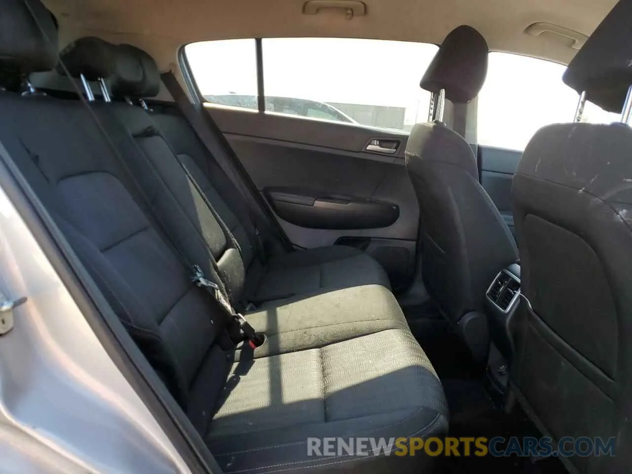 10 Photograph of a damaged car KNDPMCAC0M7917921 KIA SPORTAGE 2021