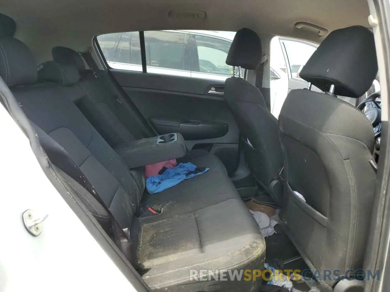 10 Photograph of a damaged car KNDPMCAC0M7928126 KIA SPORTAGE 2021