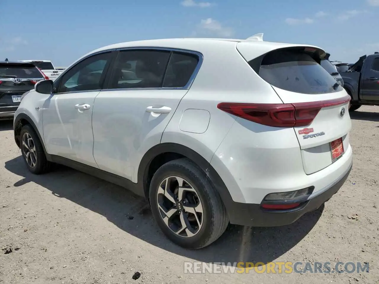 2 Photograph of a damaged car KNDPMCAC0M7928126 KIA SPORTAGE 2021