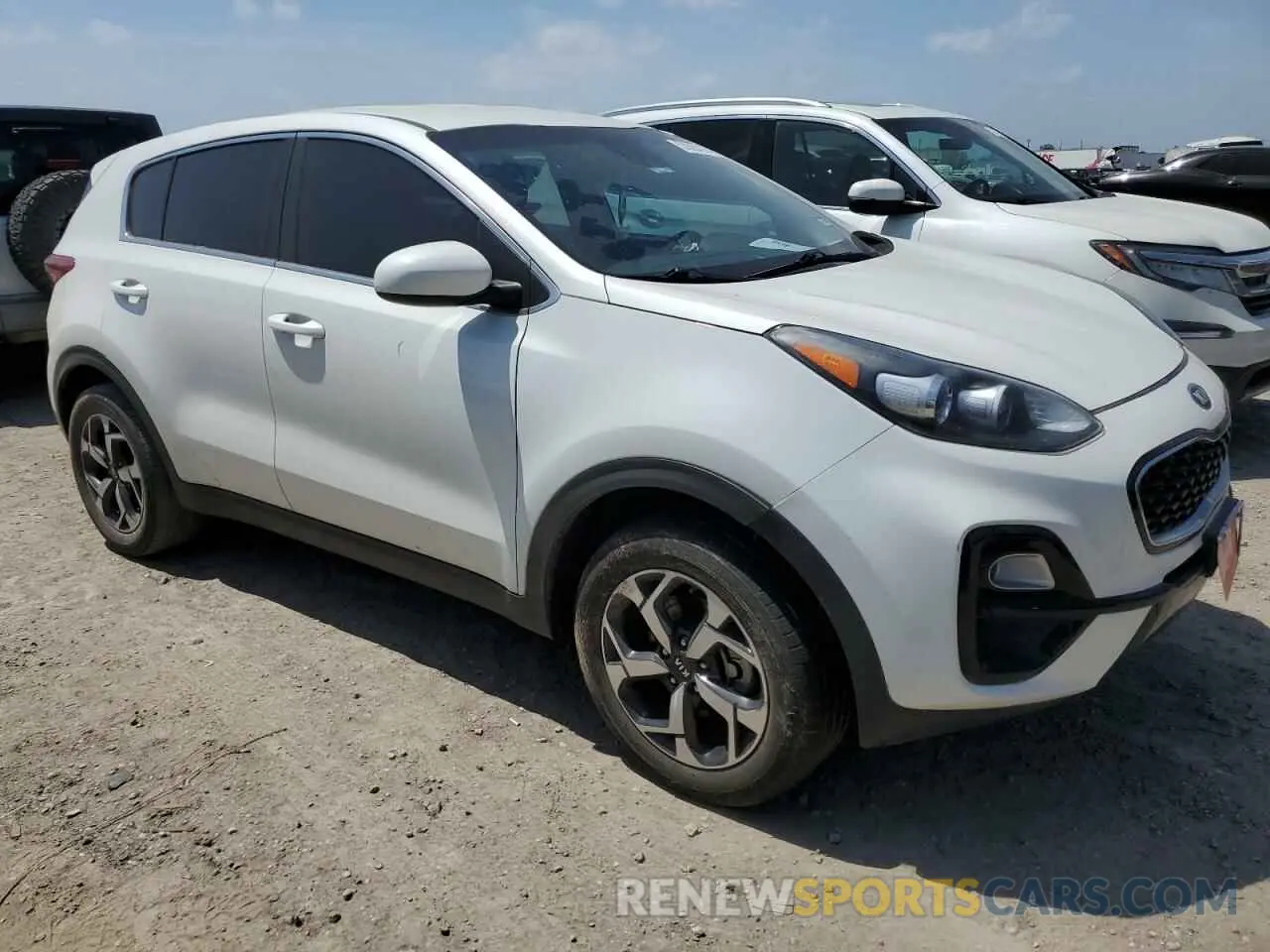4 Photograph of a damaged car KNDPMCAC0M7928126 KIA SPORTAGE 2021