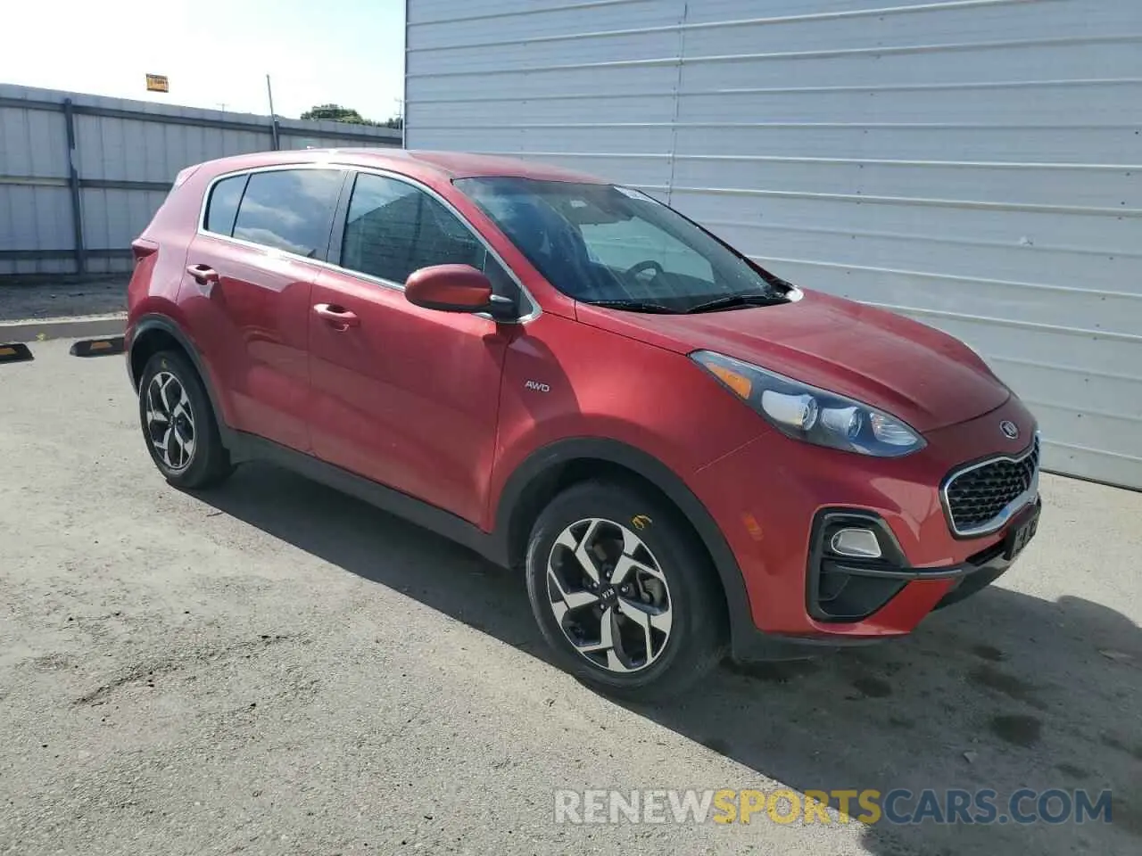 4 Photograph of a damaged car KNDPMCAC0M7942897 KIA SPORTAGE 2021