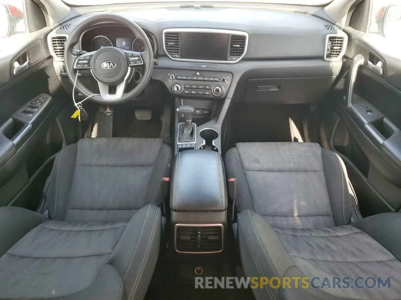 8 Photograph of a damaged car KNDPMCAC0M7942897 KIA SPORTAGE 2021