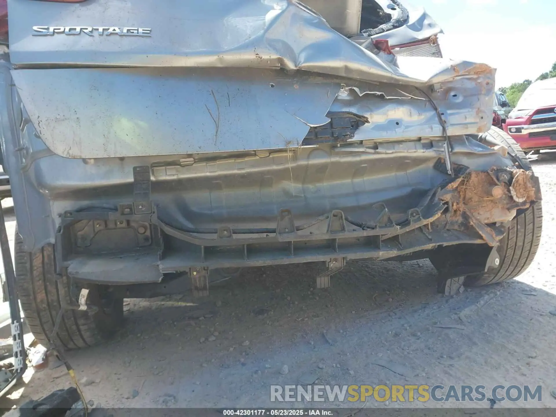 19 Photograph of a damaged car KNDPMCAC1M7847670 KIA SPORTAGE 2021