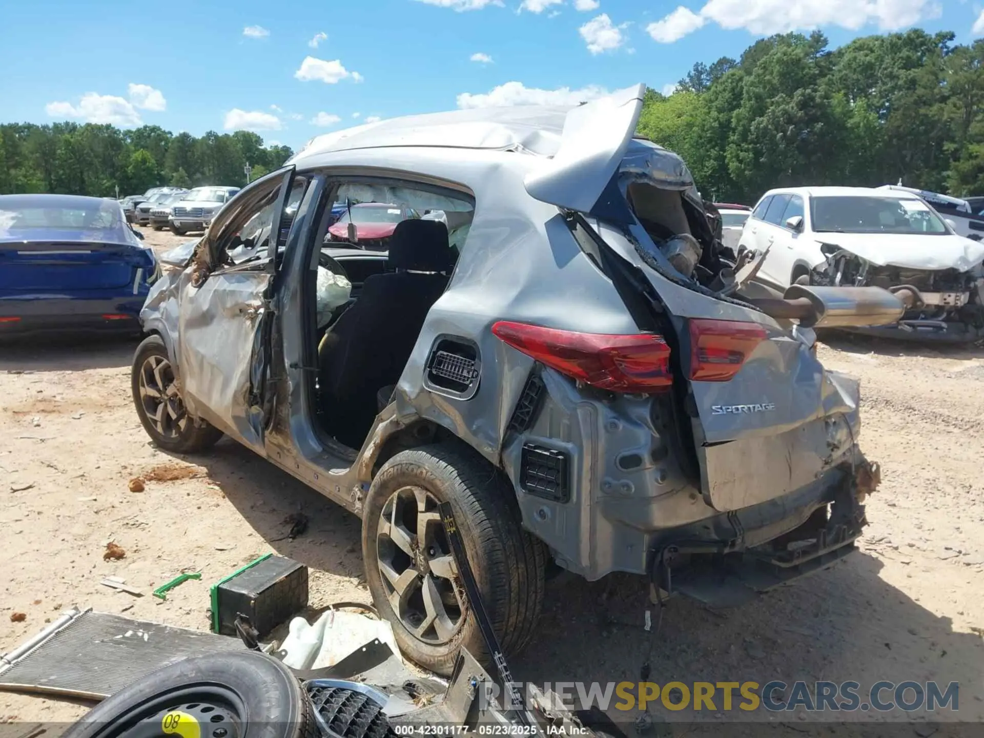 3 Photograph of a damaged car KNDPMCAC1M7847670 KIA SPORTAGE 2021