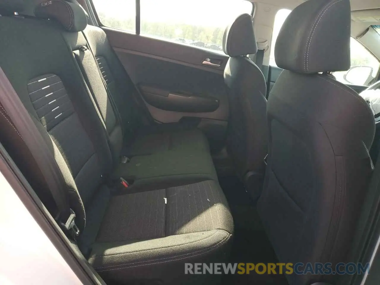 11 Photograph of a damaged car KNDPMCAC1M7920276 KIA SPORTAGE 2021