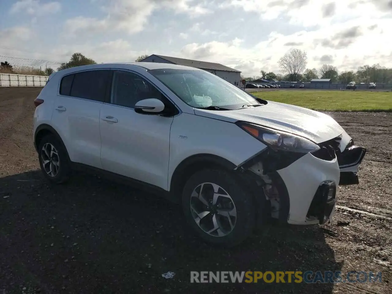 4 Photograph of a damaged car KNDPMCAC1M7920276 KIA SPORTAGE 2021