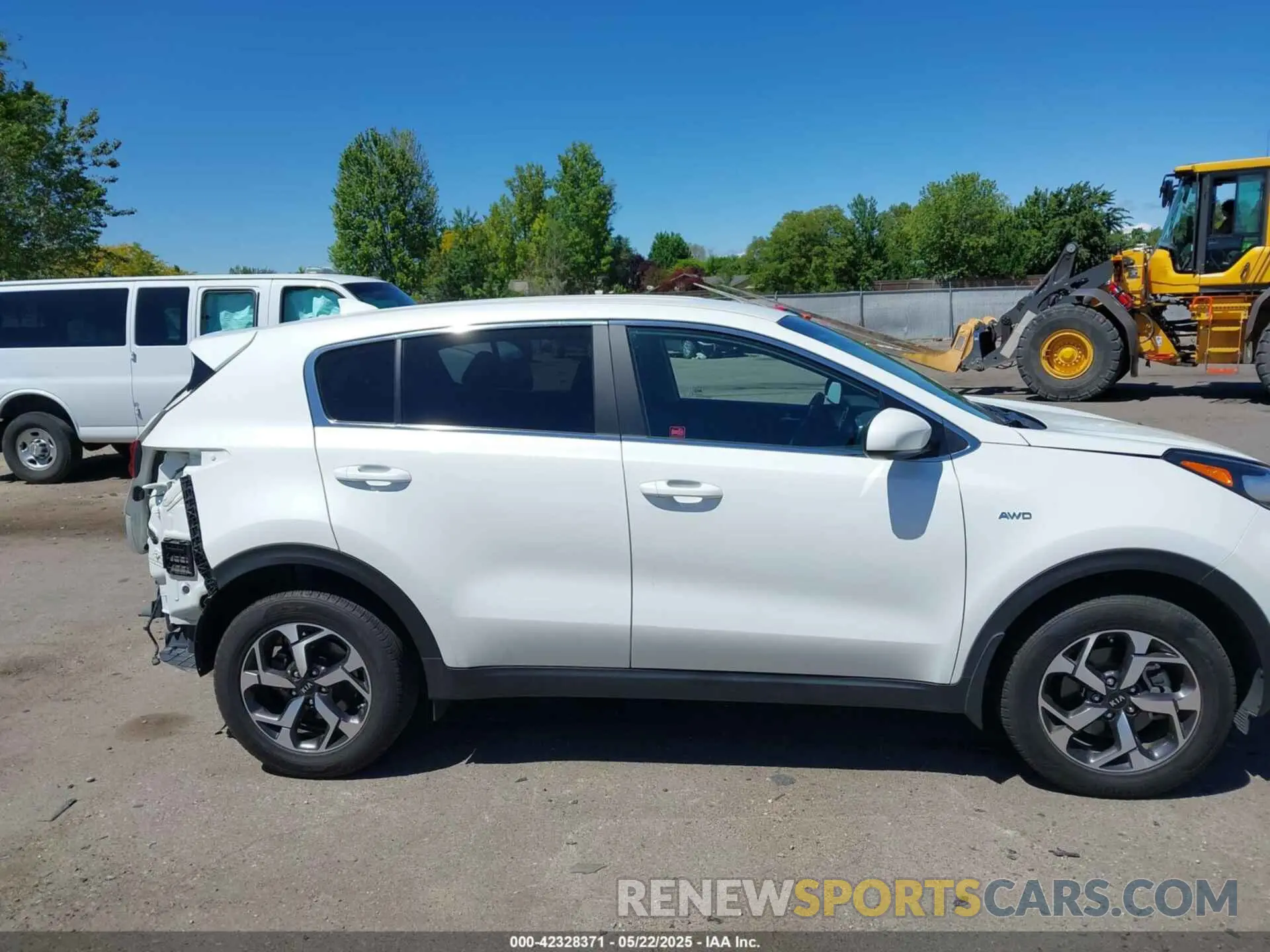 14 Photograph of a damaged car KNDPMCAC1M7941791 KIA SPORTAGE 2021