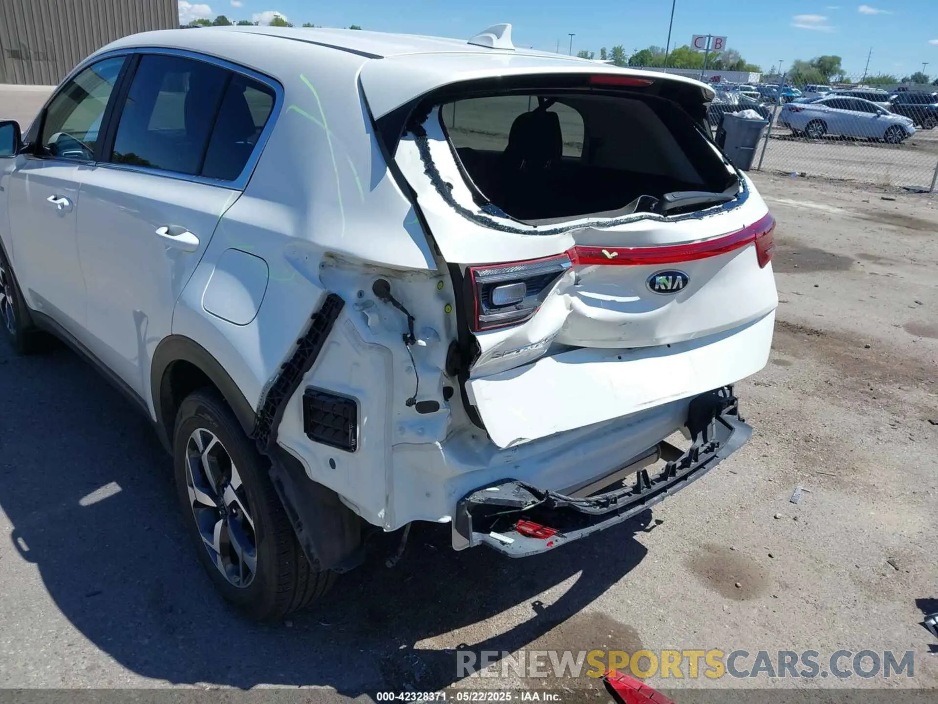 18 Photograph of a damaged car KNDPMCAC1M7941791 KIA SPORTAGE 2021