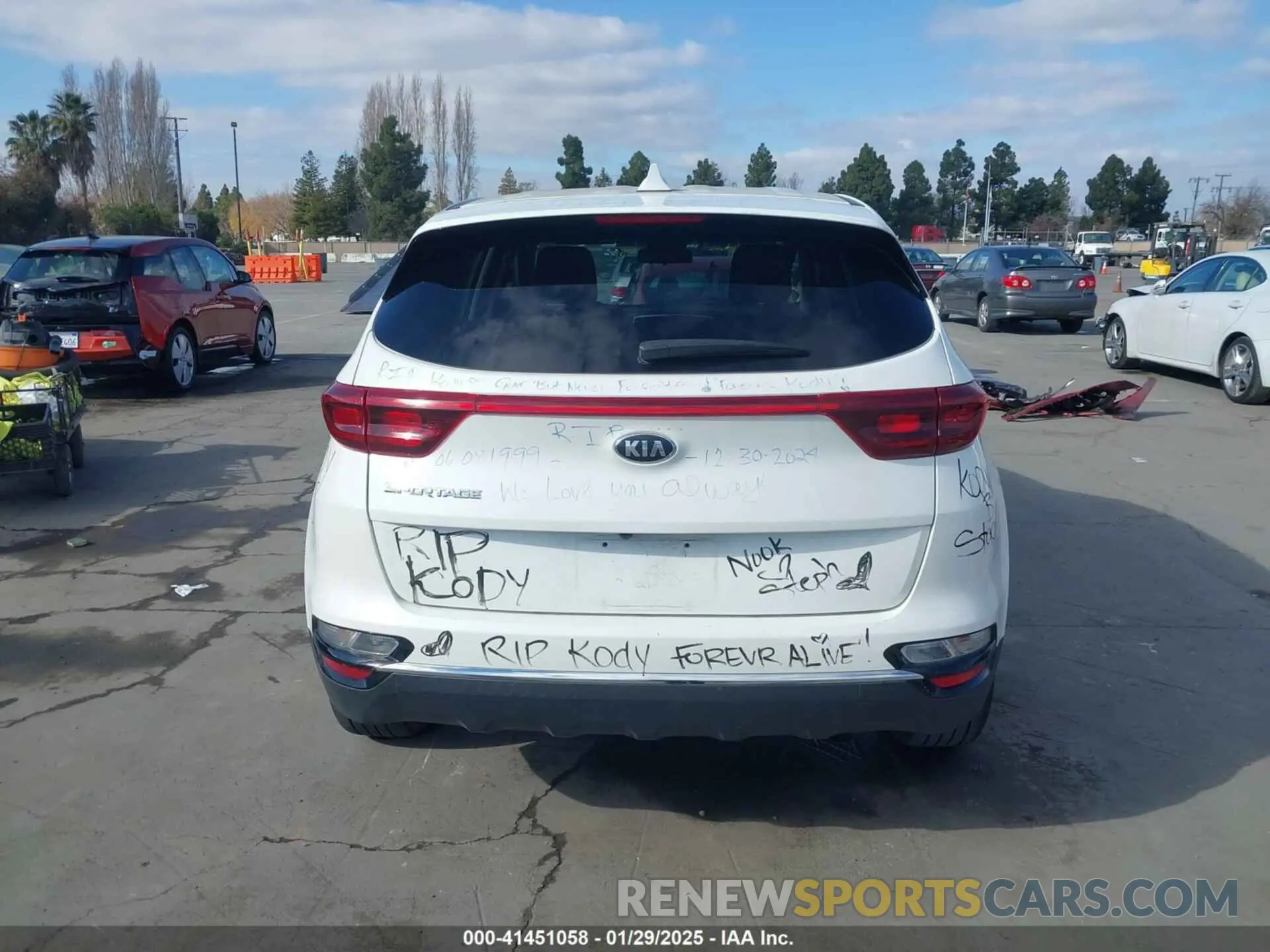 15 Photograph of a damaged car KNDPMCAC1M7943475 KIA SPORTAGE 2021