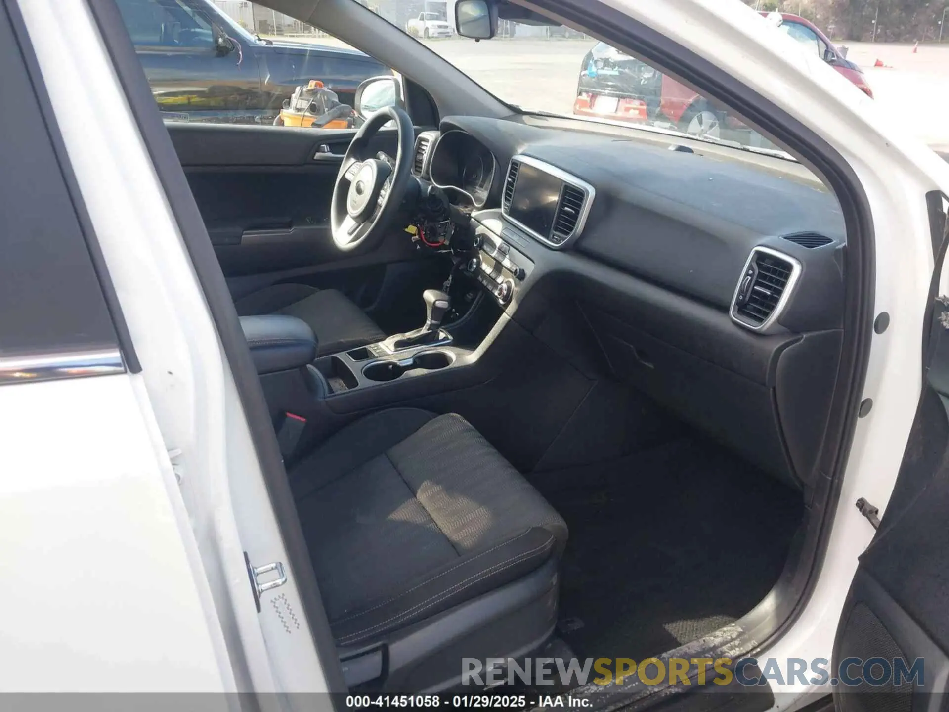 5 Photograph of a damaged car KNDPMCAC1M7943475 KIA SPORTAGE 2021