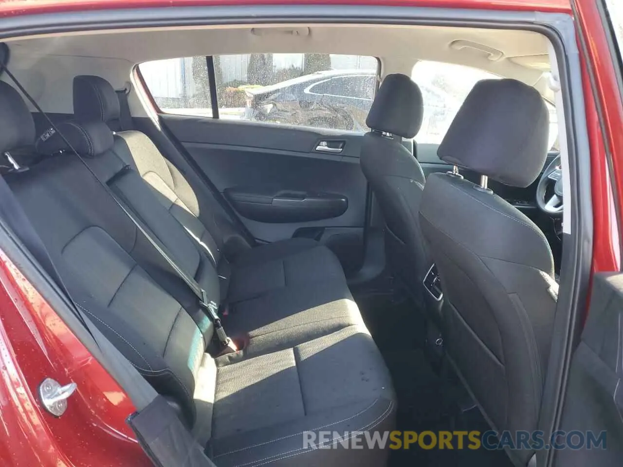 11 Photograph of a damaged car KNDPMCAC1M7944254 KIA SPORTAGE 2021