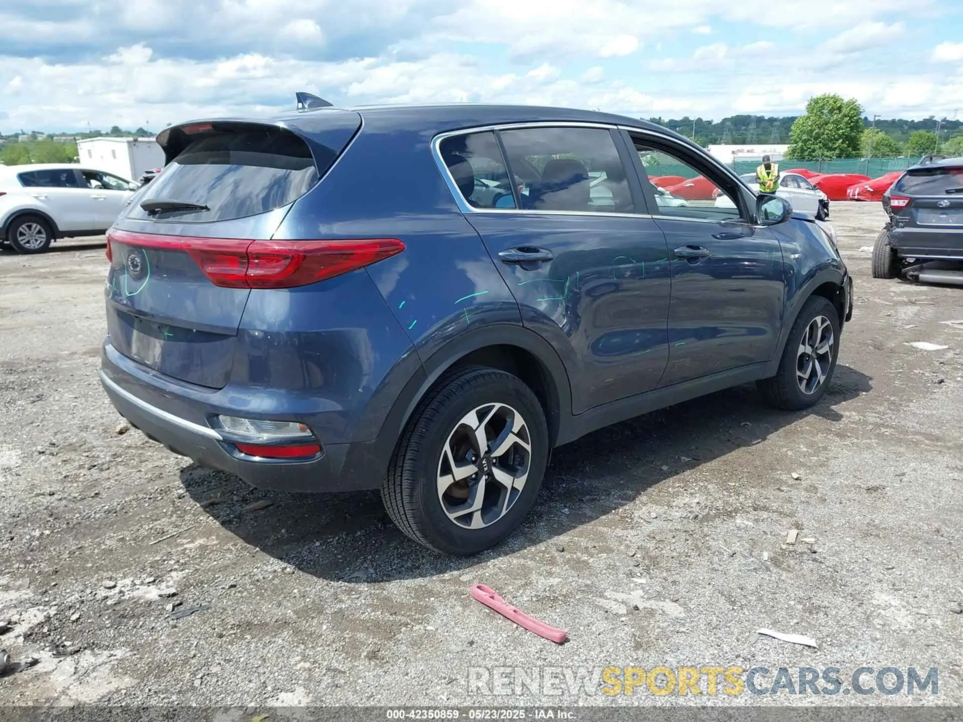 4 Photograph of a damaged car KNDPMCAC2M7852098 KIA SPORTAGE 2021
