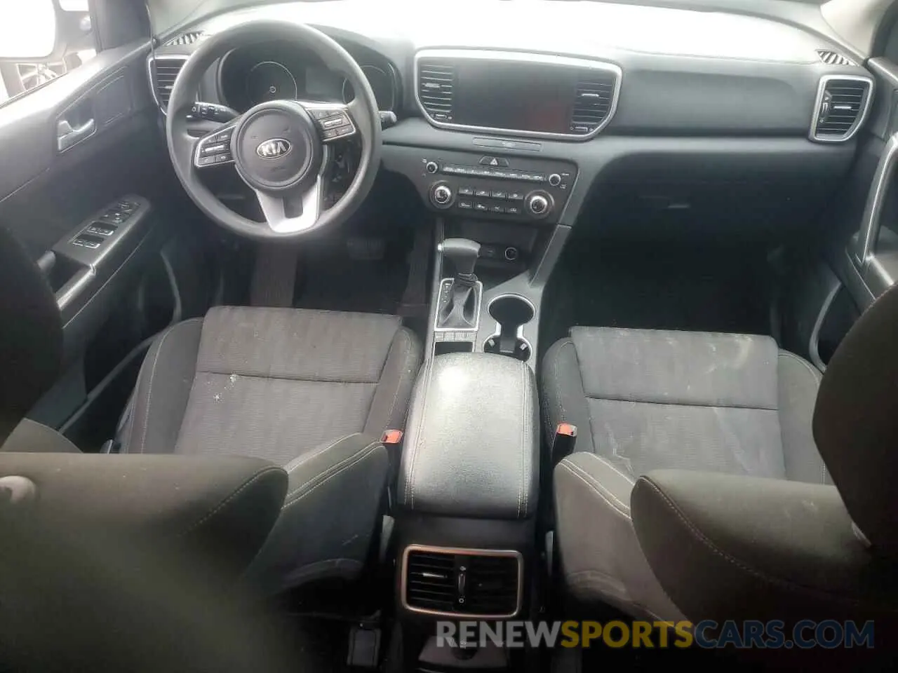 8 Photograph of a damaged car KNDPMCAC2M7877082 KIA SPORTAGE 2021