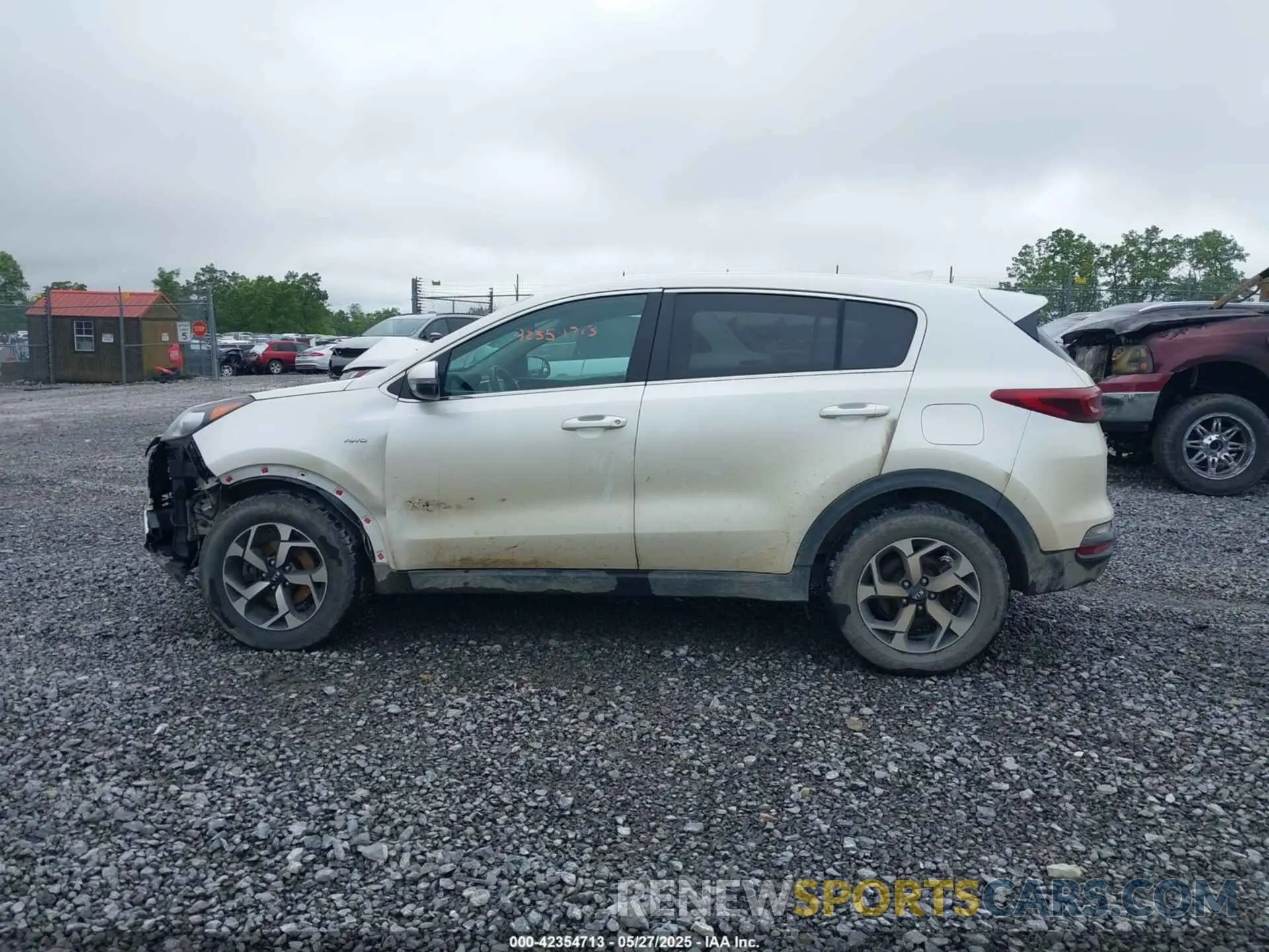 14 Photograph of a damaged car KNDPMCAC2M7891550 KIA SPORTAGE 2021