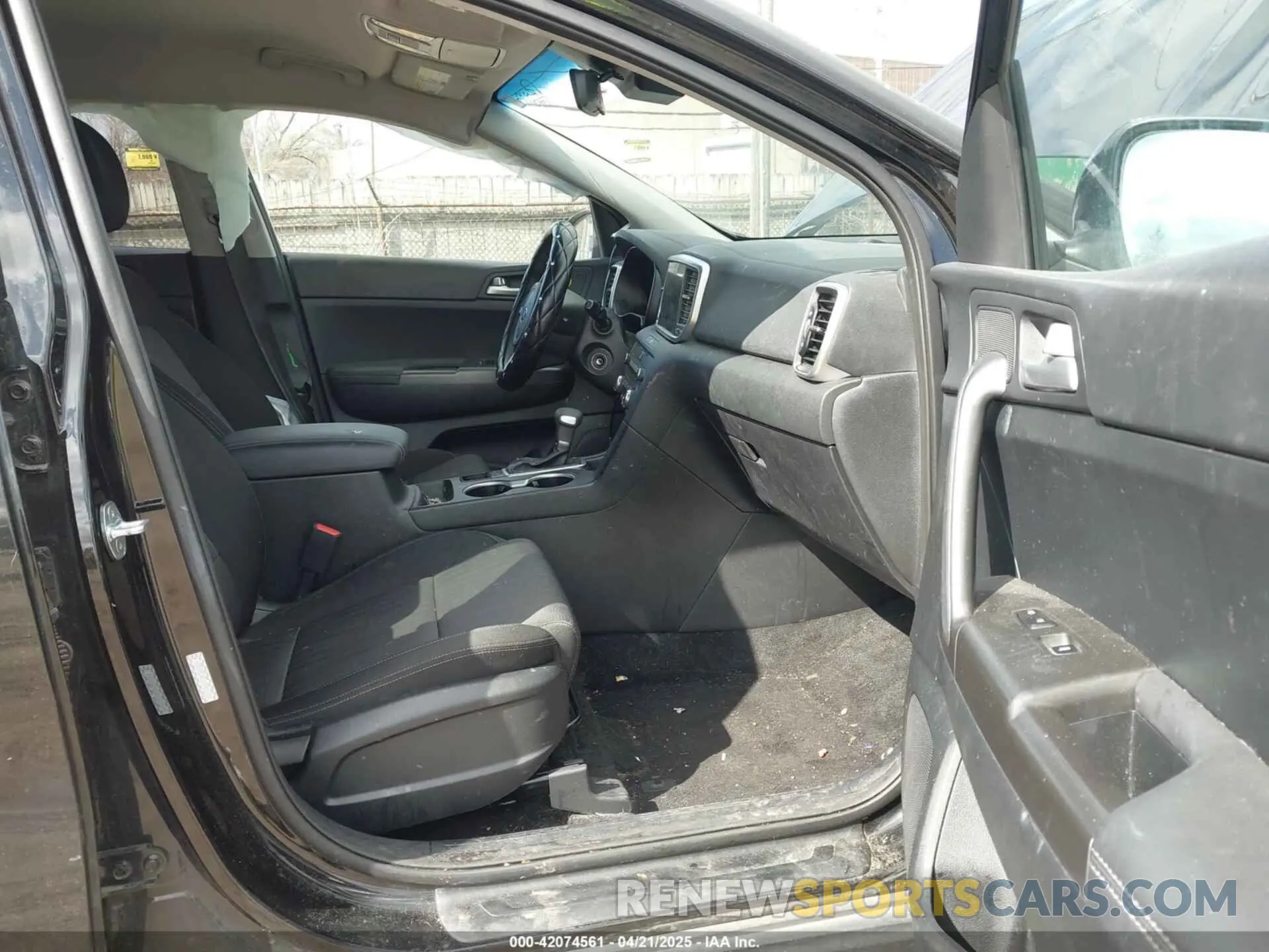 5 Photograph of a damaged car KNDPMCAC2M7931450 KIA SPORTAGE 2021