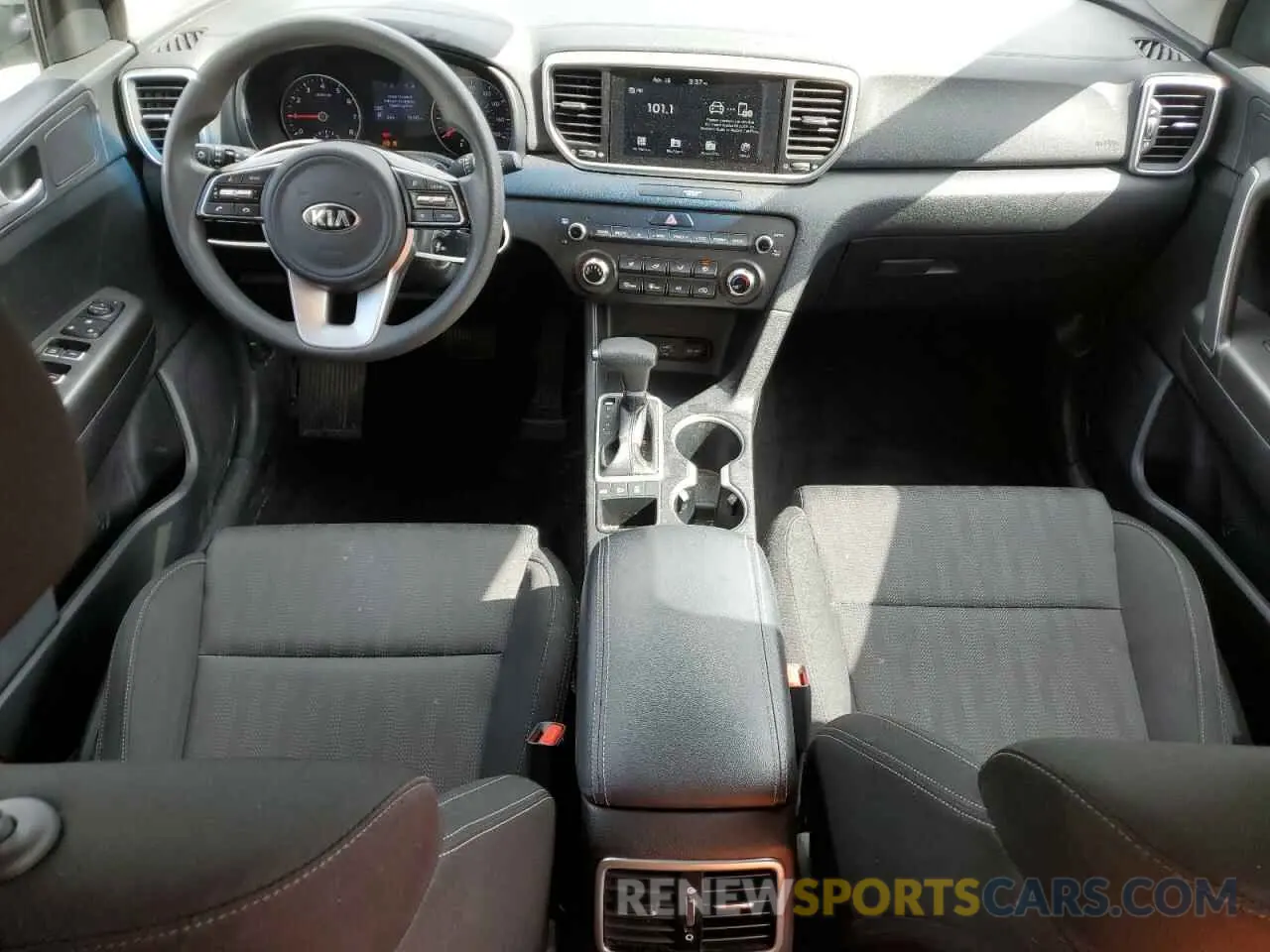 8 Photograph of a damaged car KNDPMCAC2M7933697 KIA SPORTAGE 2021