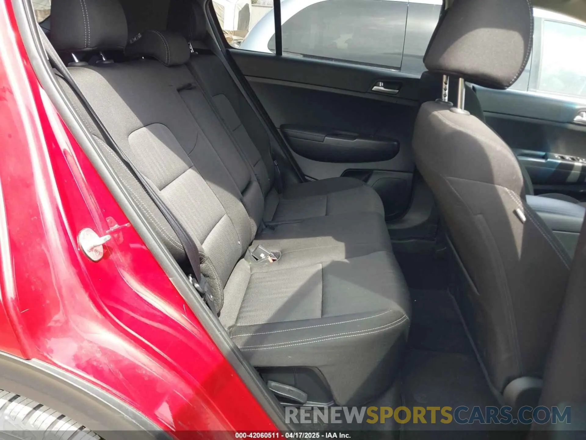 8 Photograph of a damaged car KNDPMCAC3M7901633 KIA SPORTAGE 2021