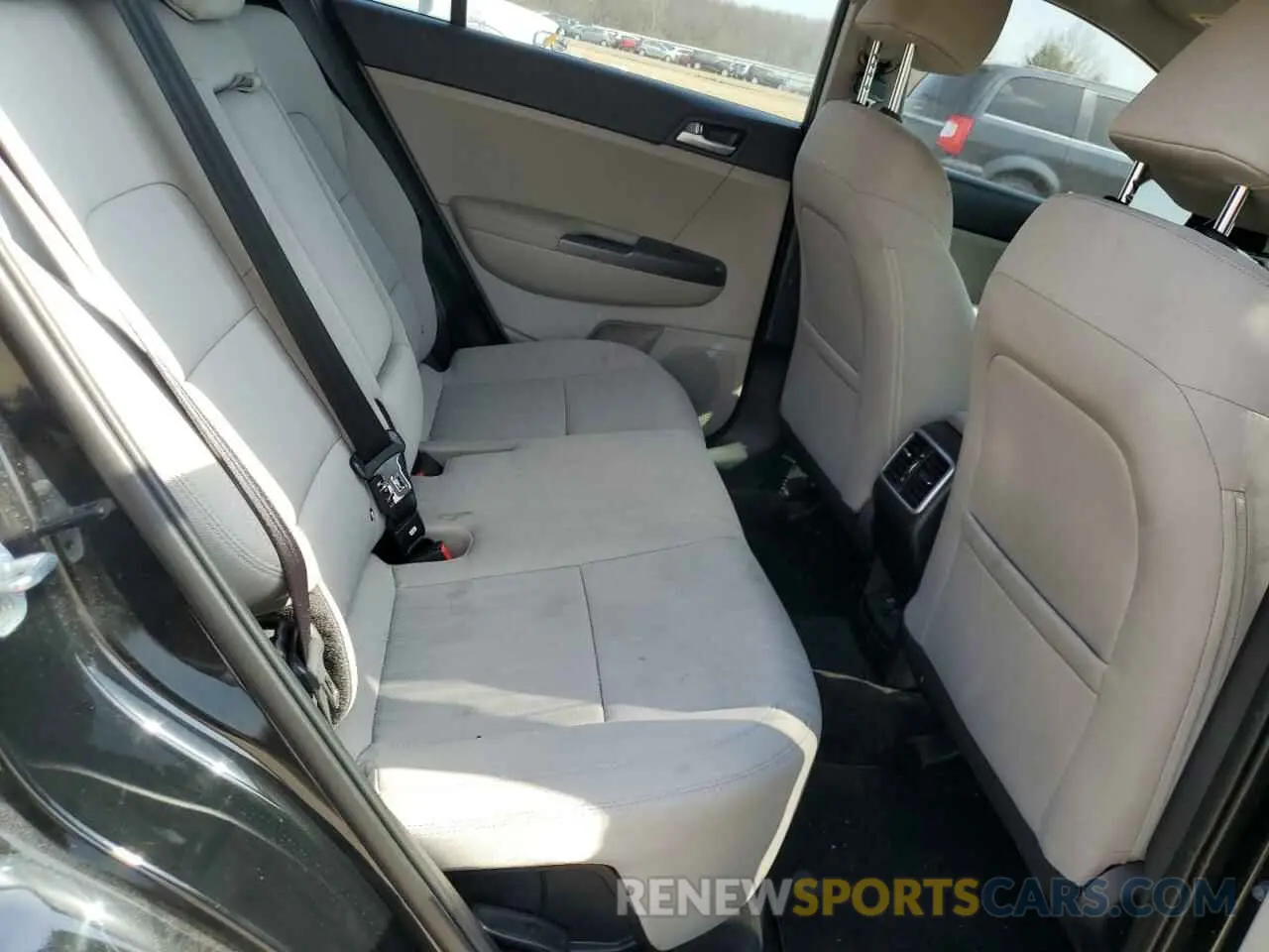 11 Photograph of a damaged car KNDPMCAC3M7914835 KIA SPORTAGE 2021