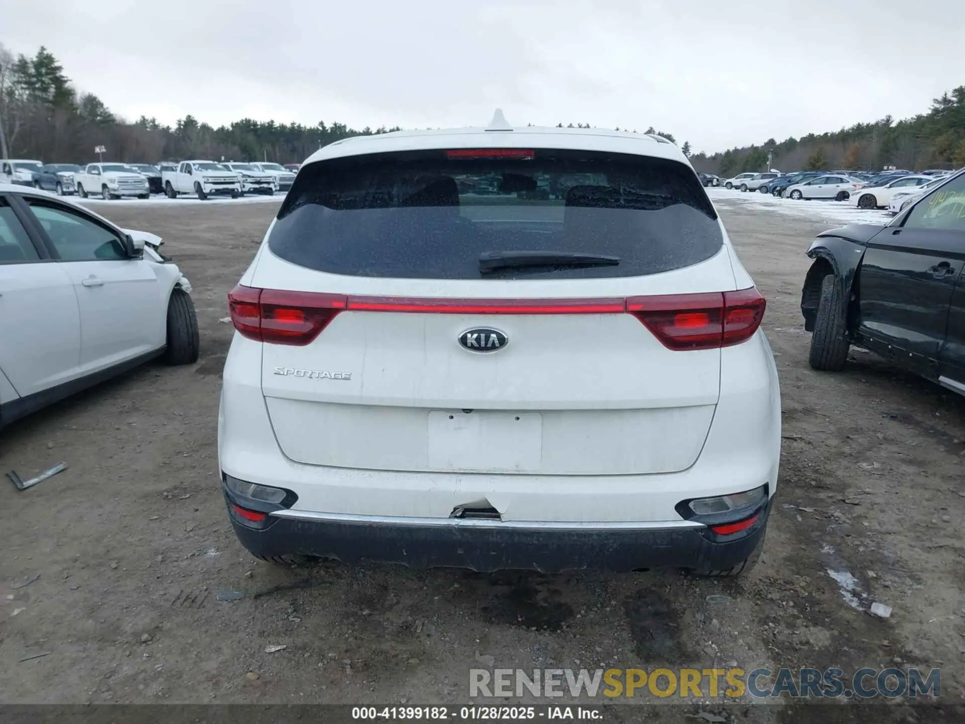17 Photograph of a damaged car KNDPMCAC4M7894224 KIA SPORTAGE 2021