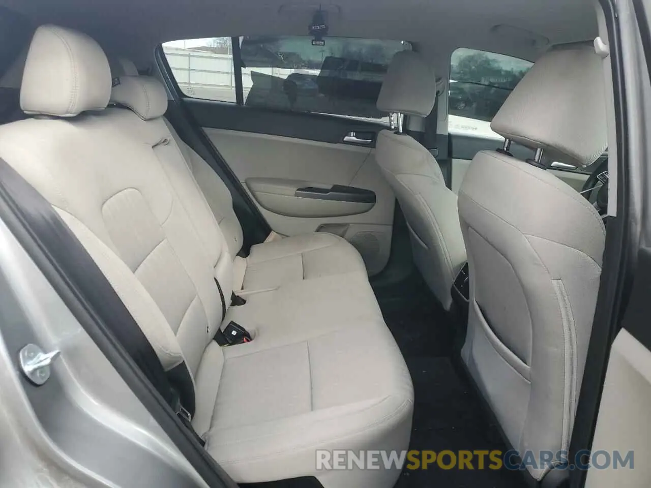 11 Photograph of a damaged car KNDPMCAC4M7904833 KIA SPORTAGE 2021