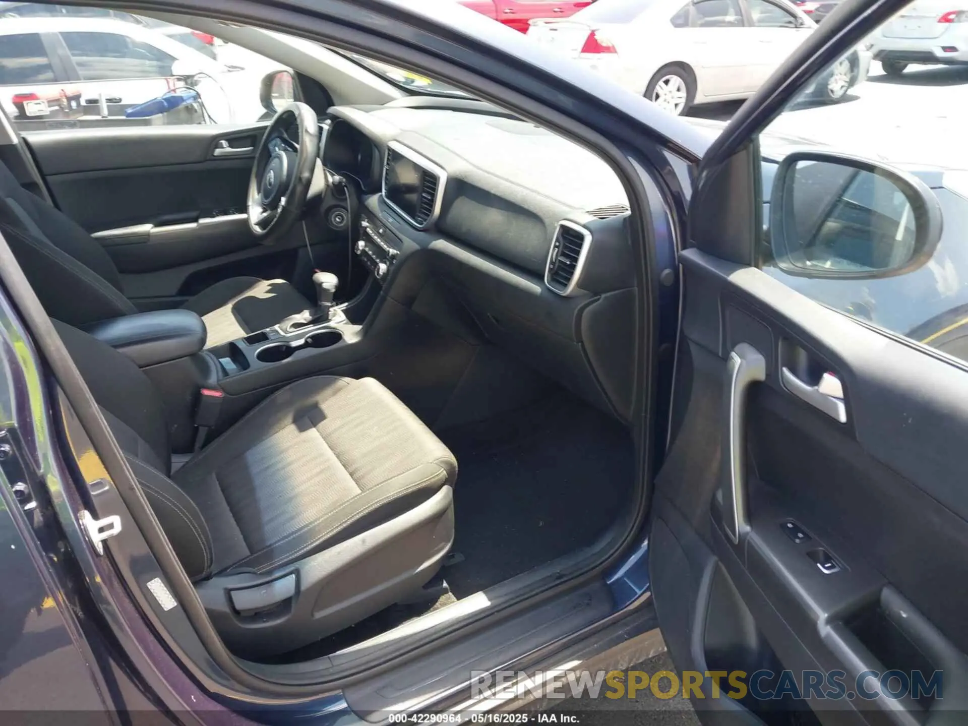5 Photograph of a damaged car KNDPMCAC4M7933457 KIA SPORTAGE 2021
