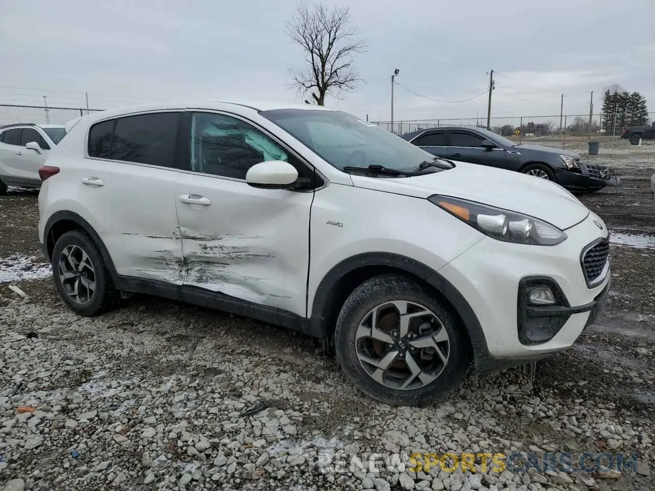 4 Photograph of a damaged car KNDPMCAC4M7934253 KIA SPORTAGE 2021