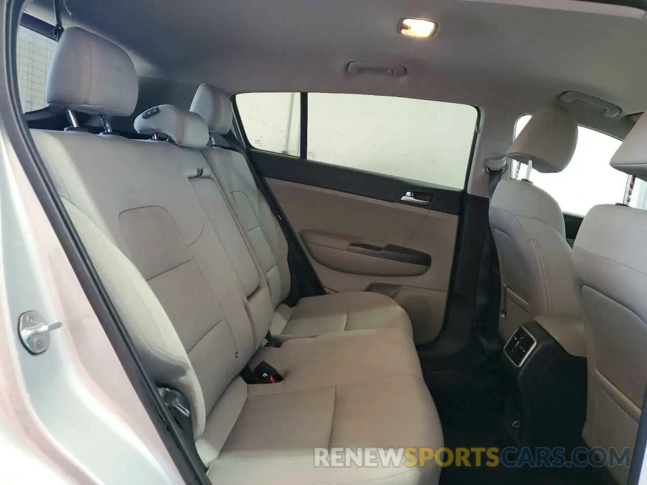 11 Photograph of a damaged car KNDPMCAC5M7862219 KIA SPORTAGE 2021