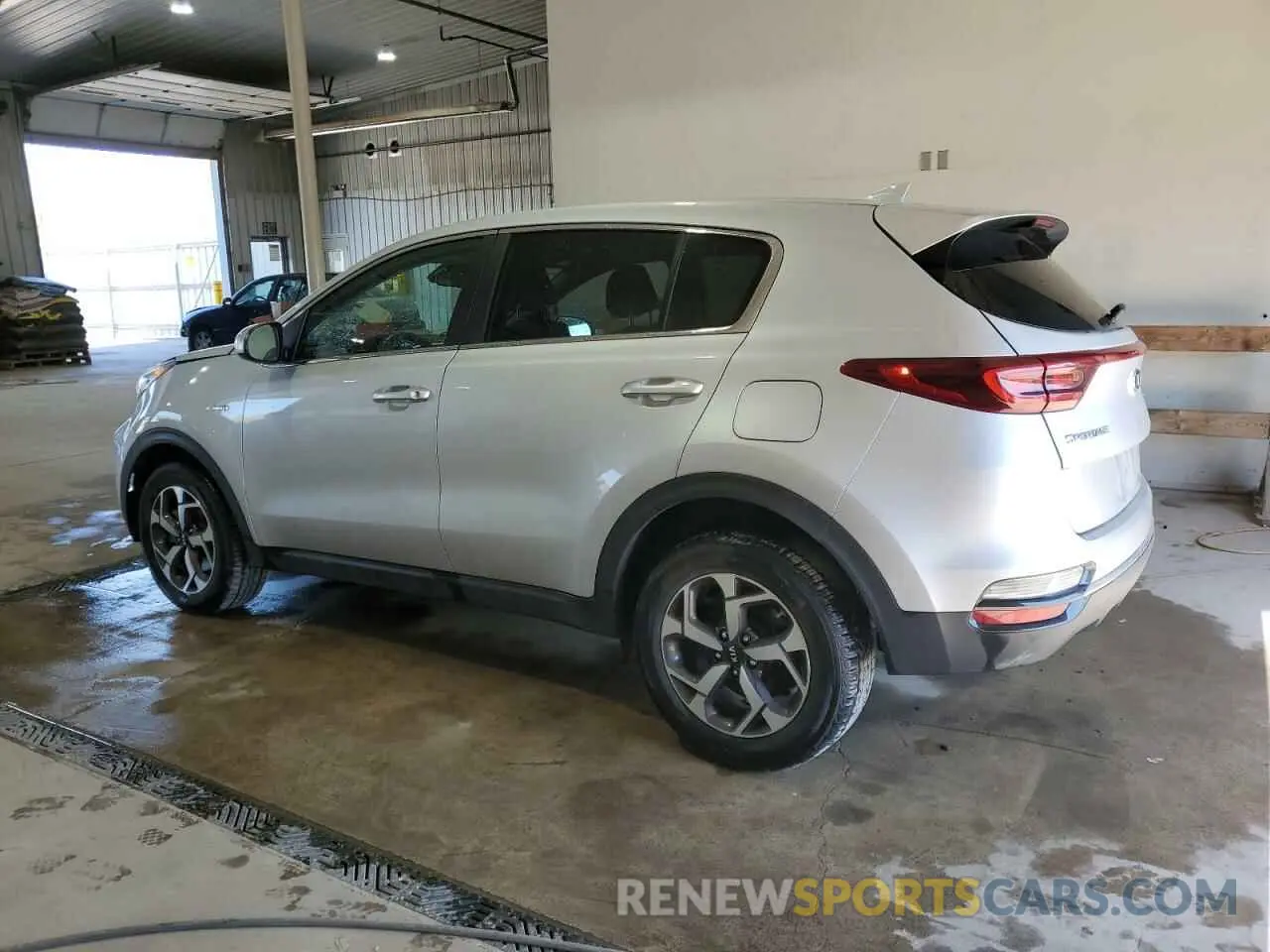 2 Photograph of a damaged car KNDPMCAC5M7862219 KIA SPORTAGE 2021
