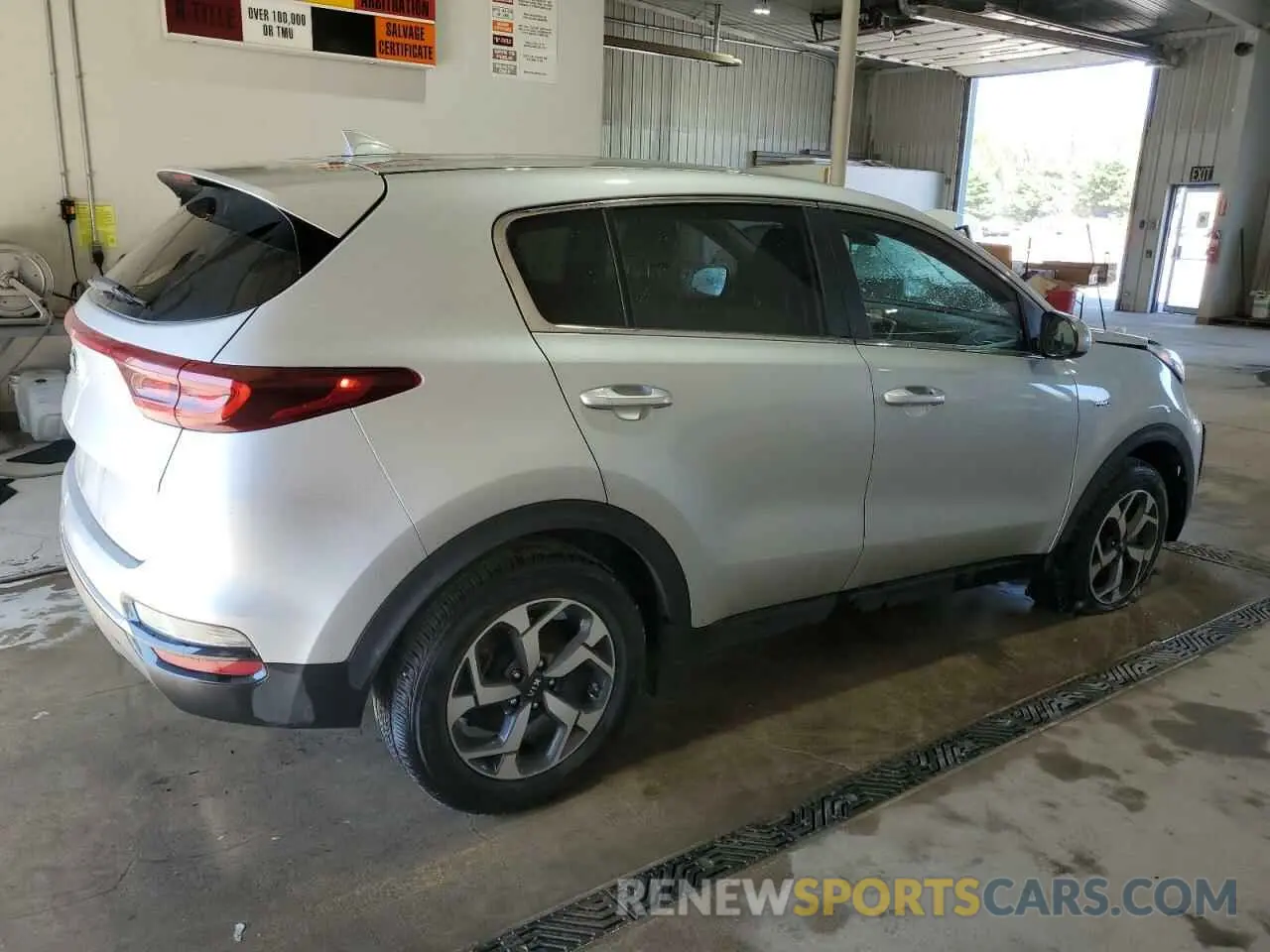 3 Photograph of a damaged car KNDPMCAC5M7862219 KIA SPORTAGE 2021