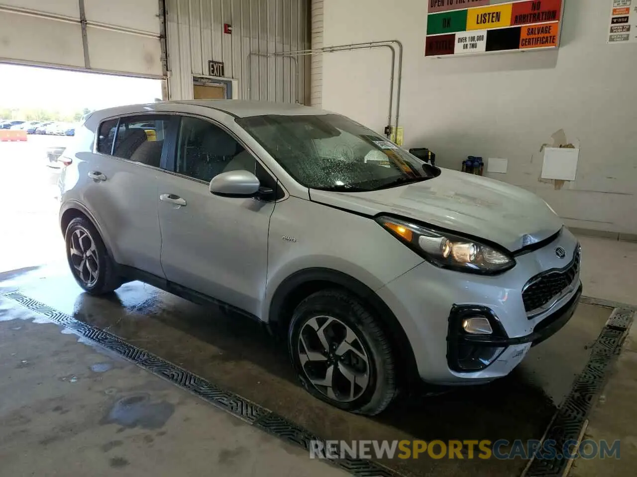 4 Photograph of a damaged car KNDPMCAC5M7862219 KIA SPORTAGE 2021