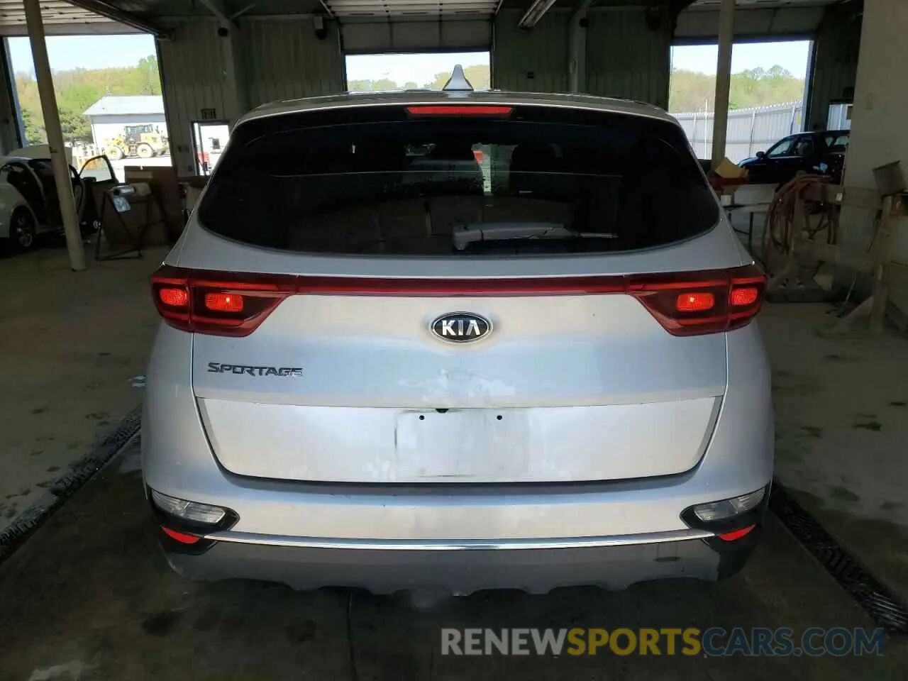6 Photograph of a damaged car KNDPMCAC5M7862219 KIA SPORTAGE 2021