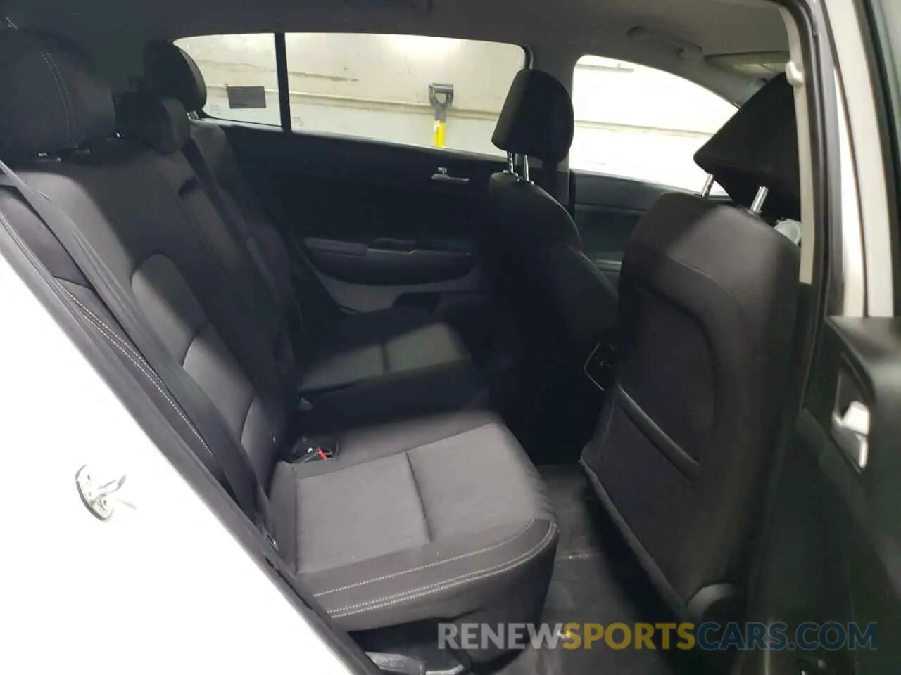 10 Photograph of a damaged car KNDPMCAC6M7864304 KIA SPORTAGE 2021