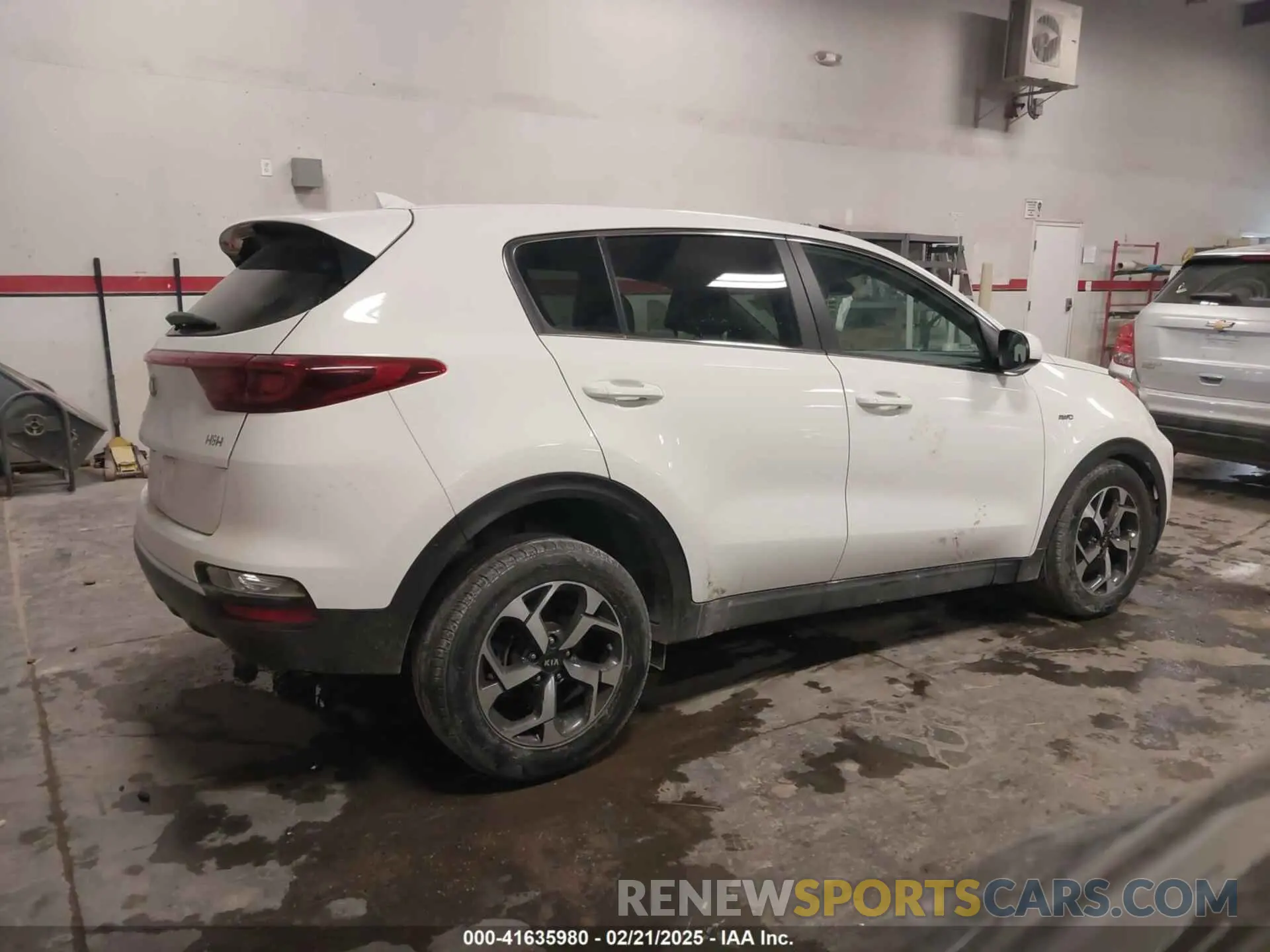 13 Photograph of a damaged car KNDPMCAC6M7905952 KIA SPORTAGE 2021