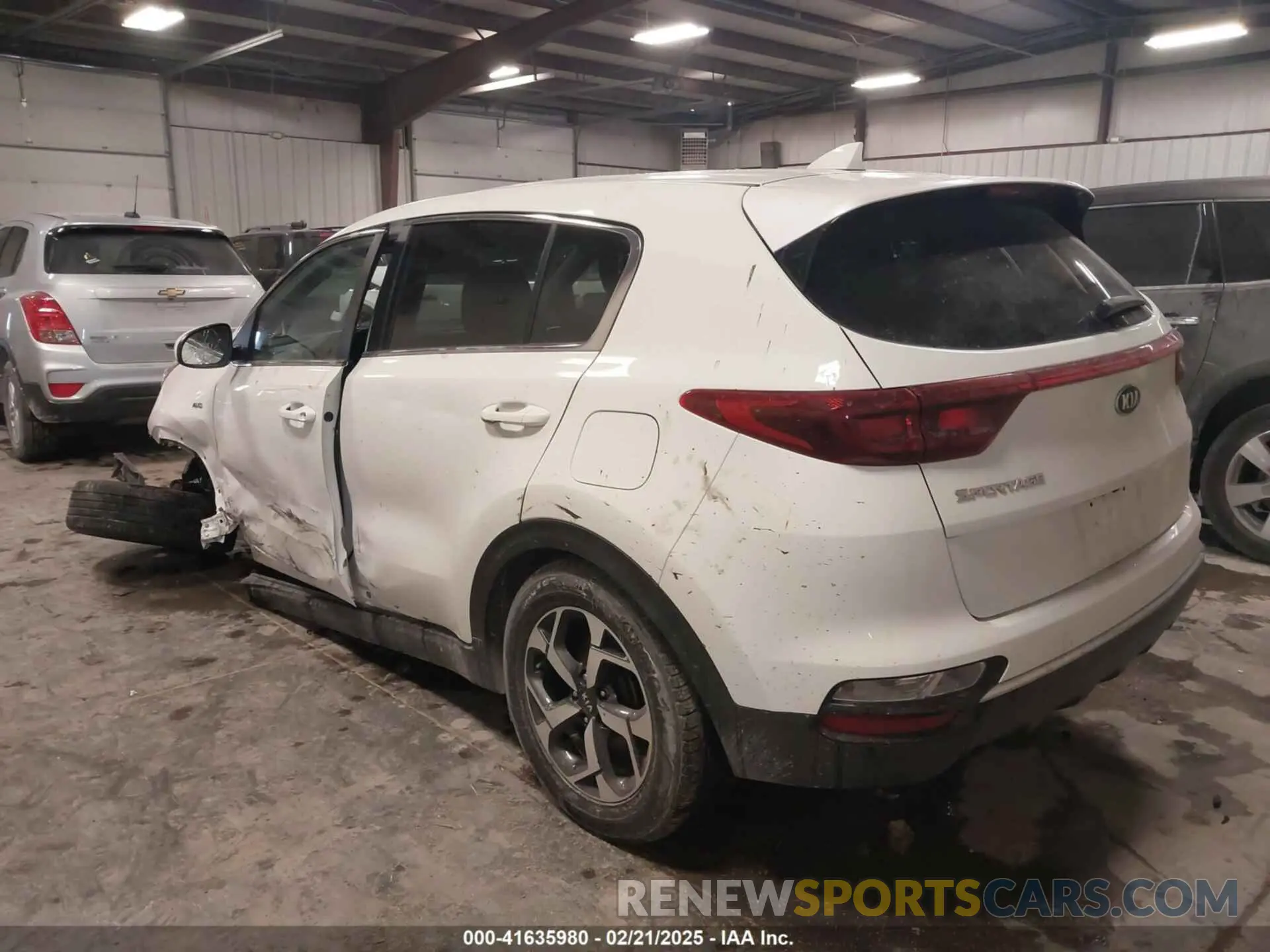 3 Photograph of a damaged car KNDPMCAC6M7905952 KIA SPORTAGE 2021