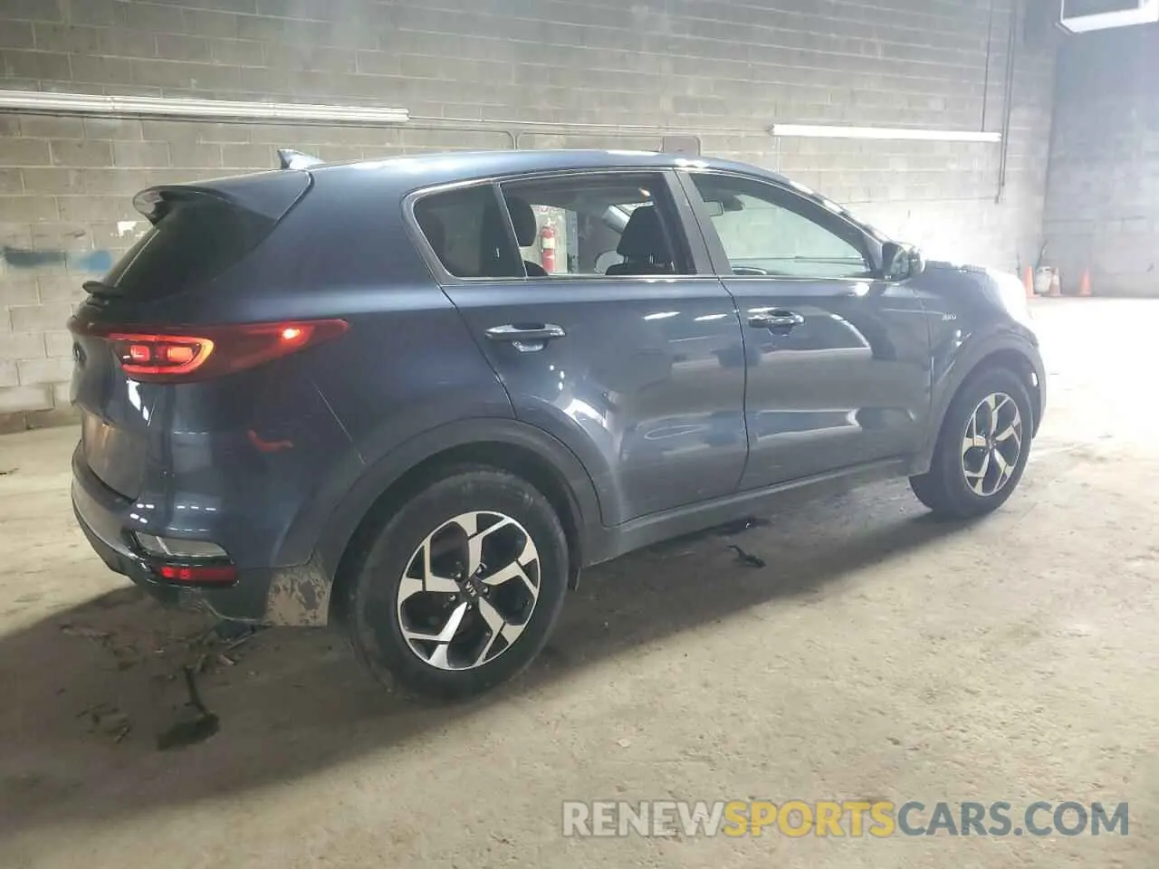3 Photograph of a damaged car KNDPMCAC6M7920564 KIA SPORTAGE 2021