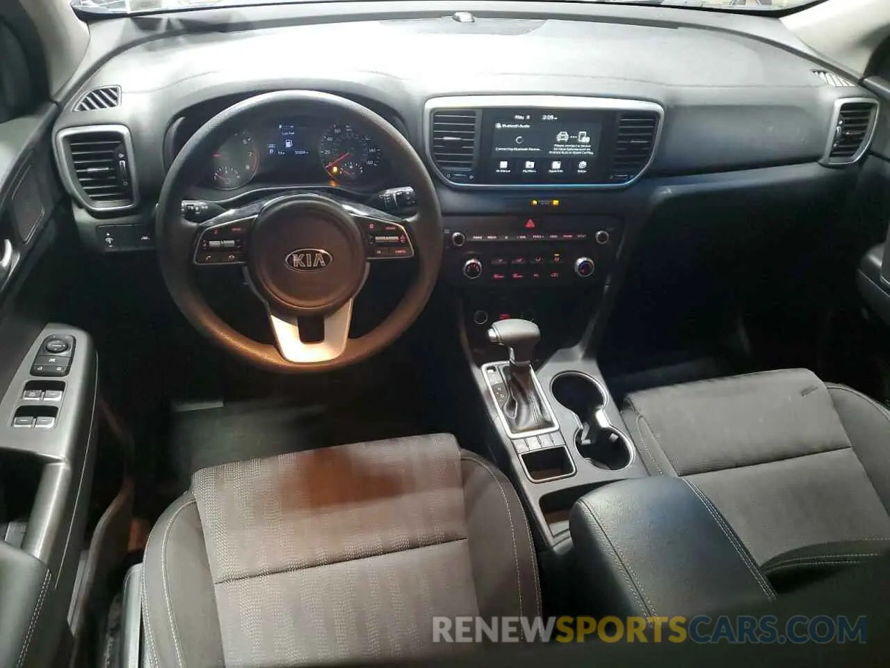 8 Photograph of a damaged car KNDPMCAC6M7920564 KIA SPORTAGE 2021
