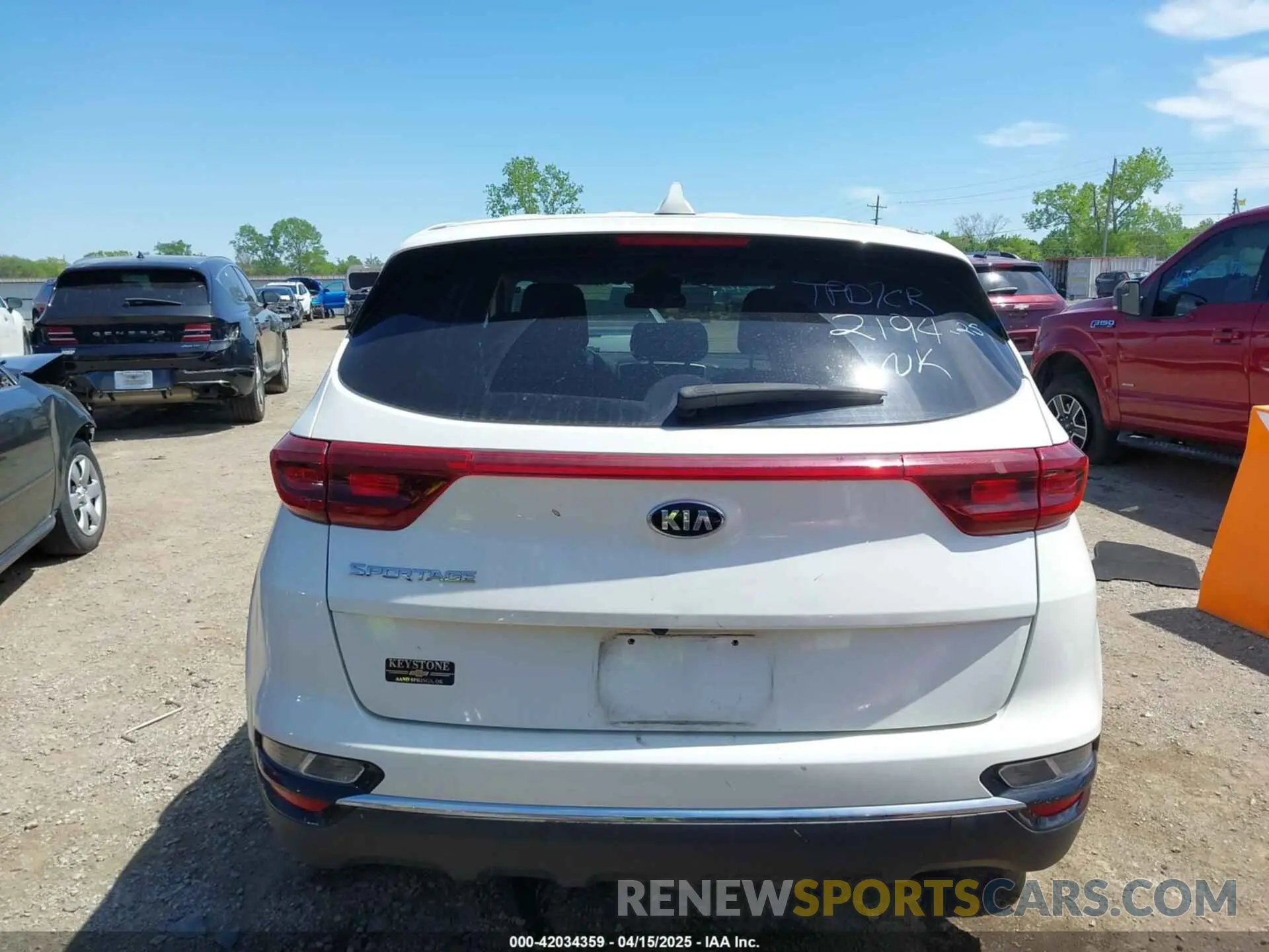 16 Photograph of a damaged car KNDPMCAC6M7932469 KIA SPORTAGE 2021