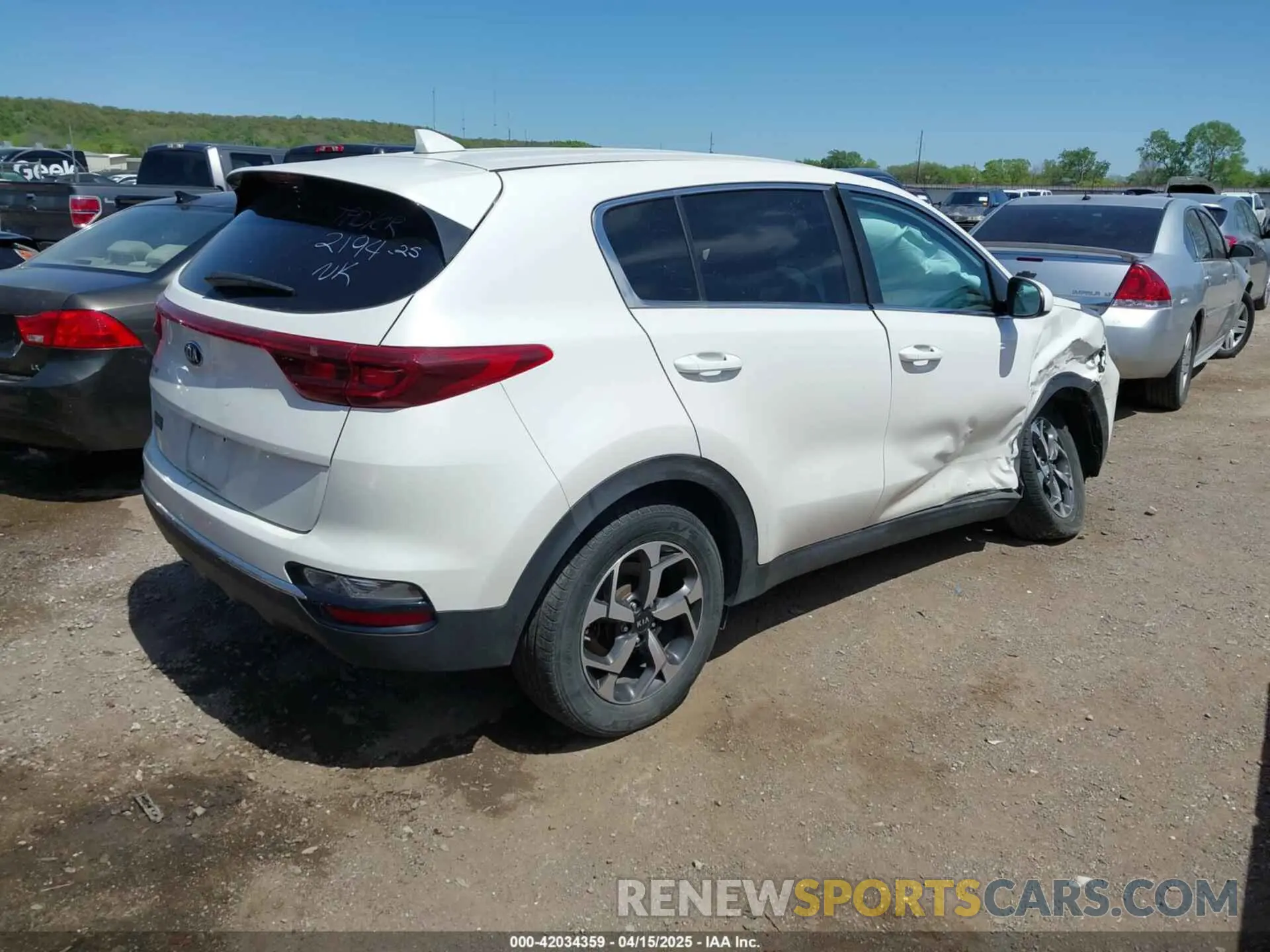 4 Photograph of a damaged car KNDPMCAC6M7932469 KIA SPORTAGE 2021