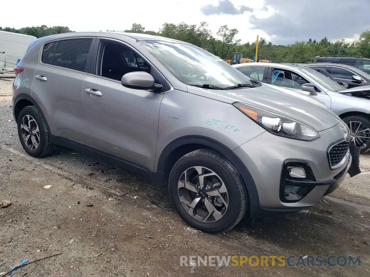 4 Photograph of a damaged car KNDPMCAC6M7933640 KIA SPORTAGE 2021