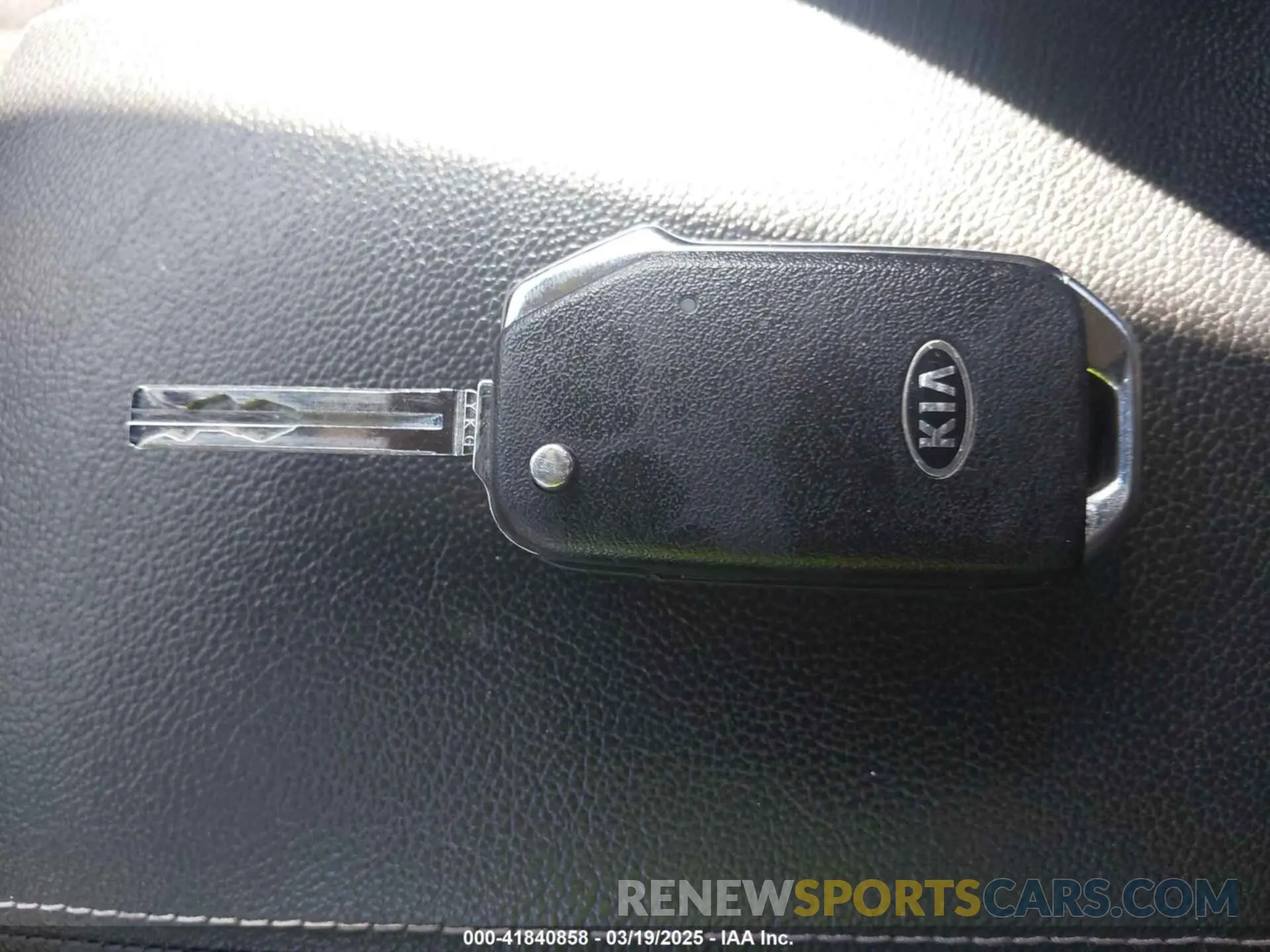 11 Photograph of a damaged car KNDPMCAC6M7939292 KIA SPORTAGE 2021