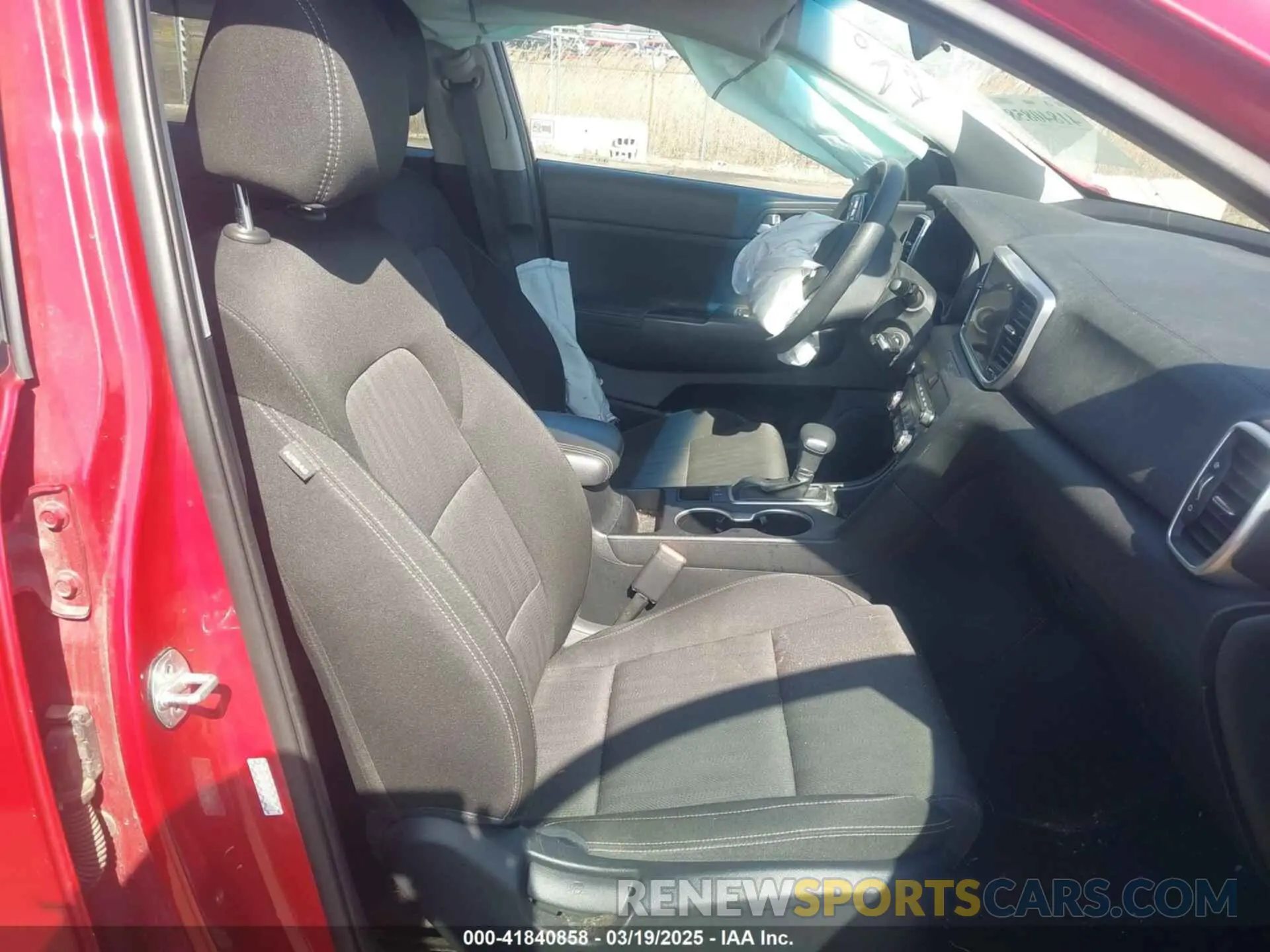 5 Photograph of a damaged car KNDPMCAC6M7939292 KIA SPORTAGE 2021