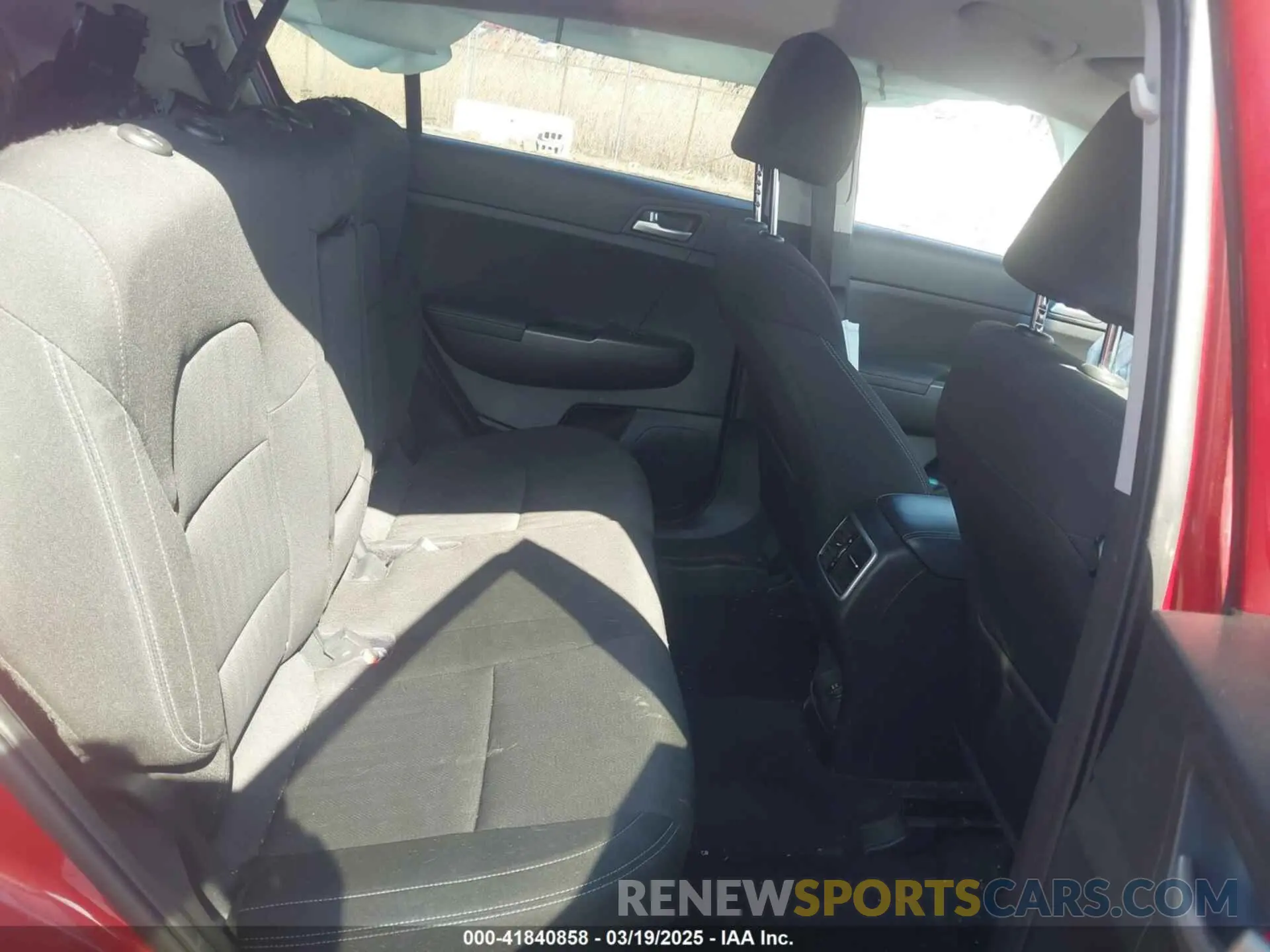 8 Photograph of a damaged car KNDPMCAC6M7939292 KIA SPORTAGE 2021