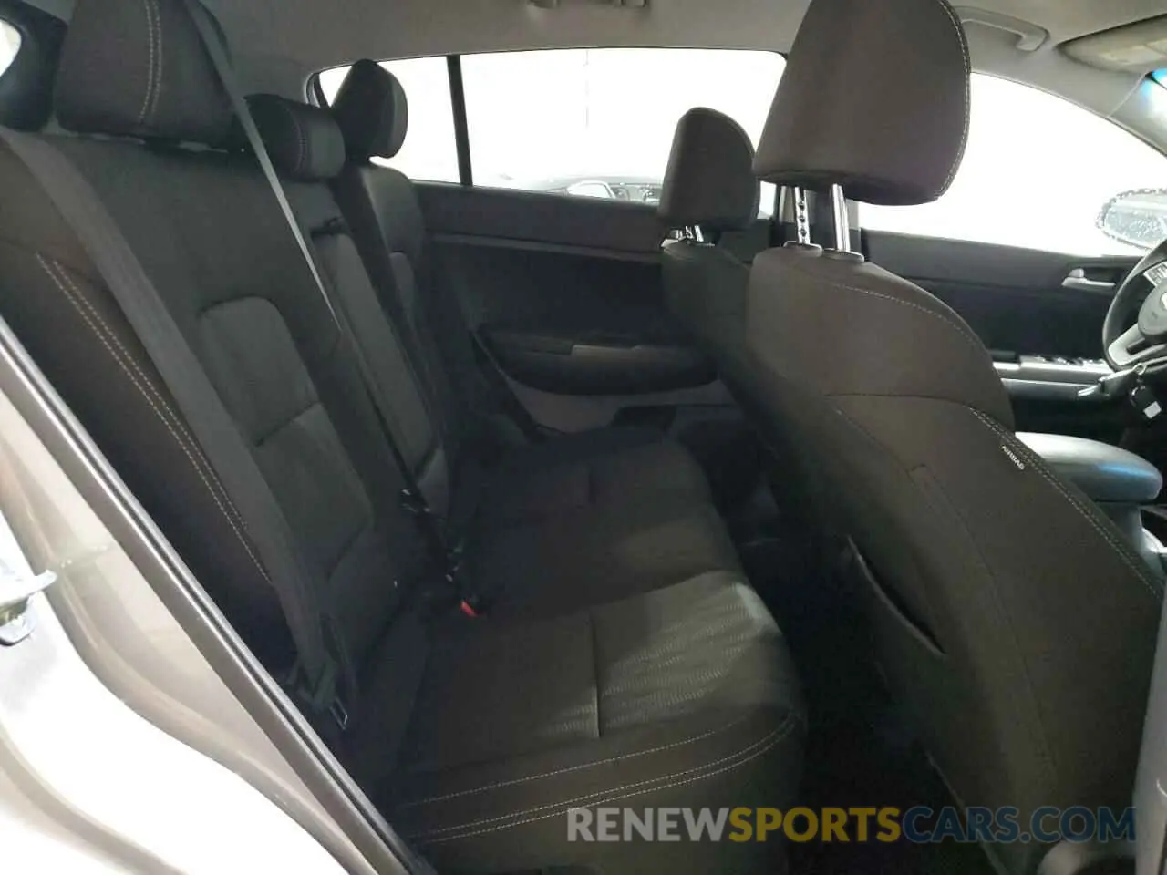 11 Photograph of a damaged car KNDPMCAC7M7880883 KIA SPORTAGE 2021