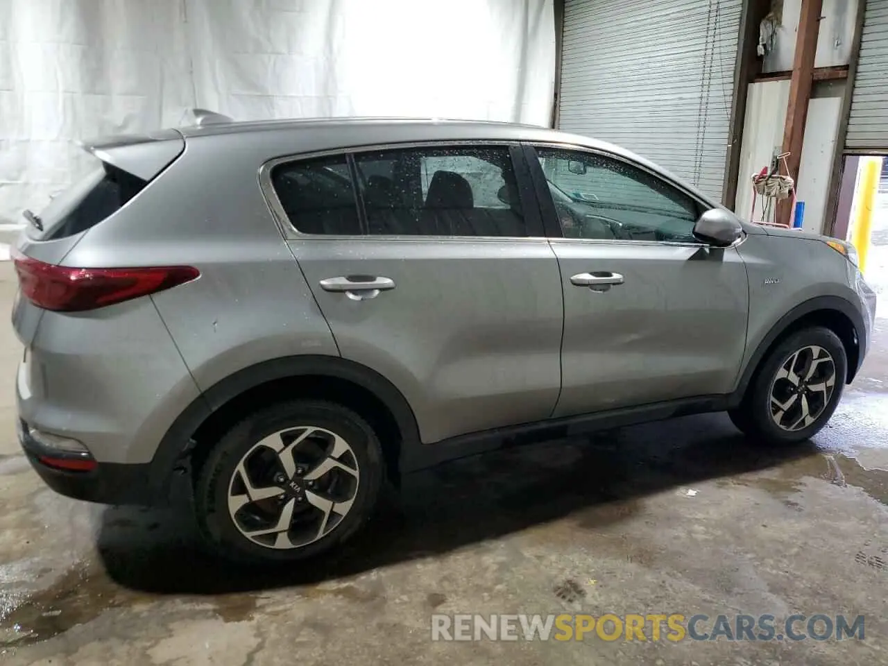 3 Photograph of a damaged car KNDPMCAC7M7880883 KIA SPORTAGE 2021