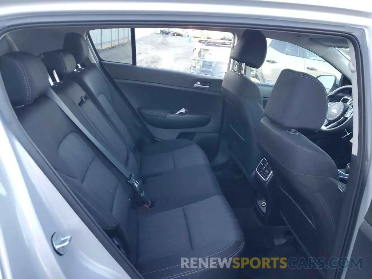 11 Photograph of a damaged car KNDPMCAC7M7901215 KIA SPORTAGE 2021